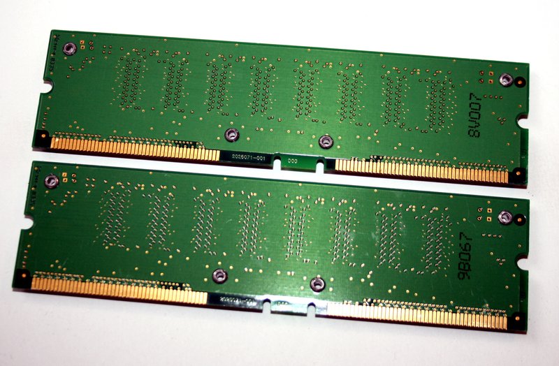 Kingston 512MB Kit (2 X 256MB) PC800 800MHz non-ECC 184-Pin RDRAM RIMM Memory For Dell Dimension 8100 (KTD-DM800/512)