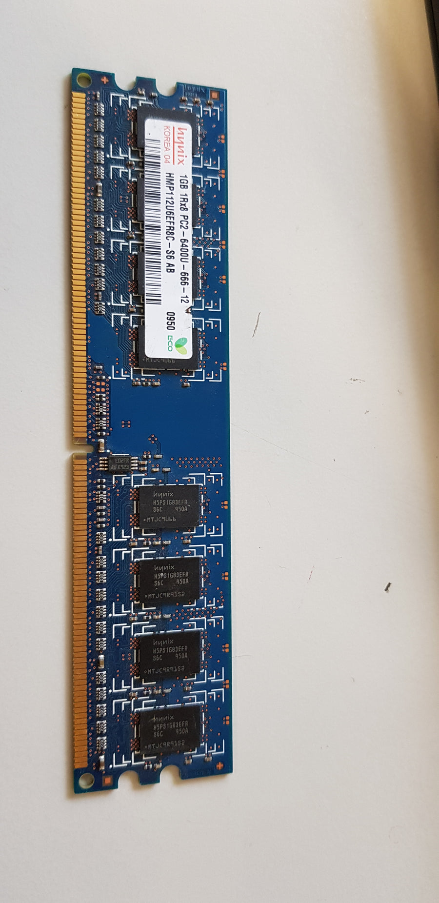 Hynix 1GB 1Rx8 PC2-6400 DDR2-800MHz non-ECC Unbuffered CL6 240-Pin DIMM Memory Module (HMP112U6EFR8C-S6 AB)