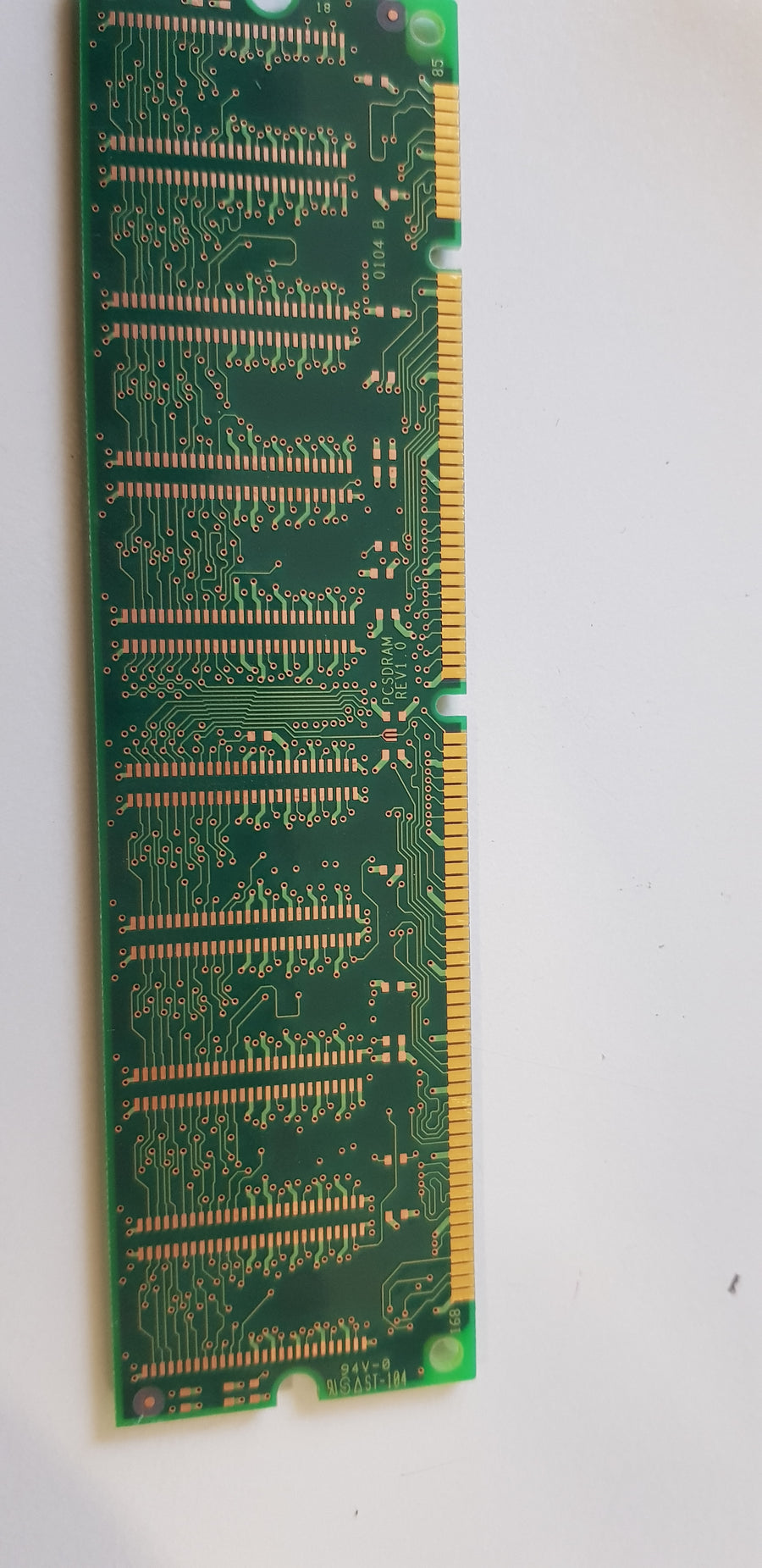 Micron 128MB PC100 100MHz non-ECC Unbuffered CL2 168-Pin DIMM Memory Module (MT8LSDT1664AG-10EB1)