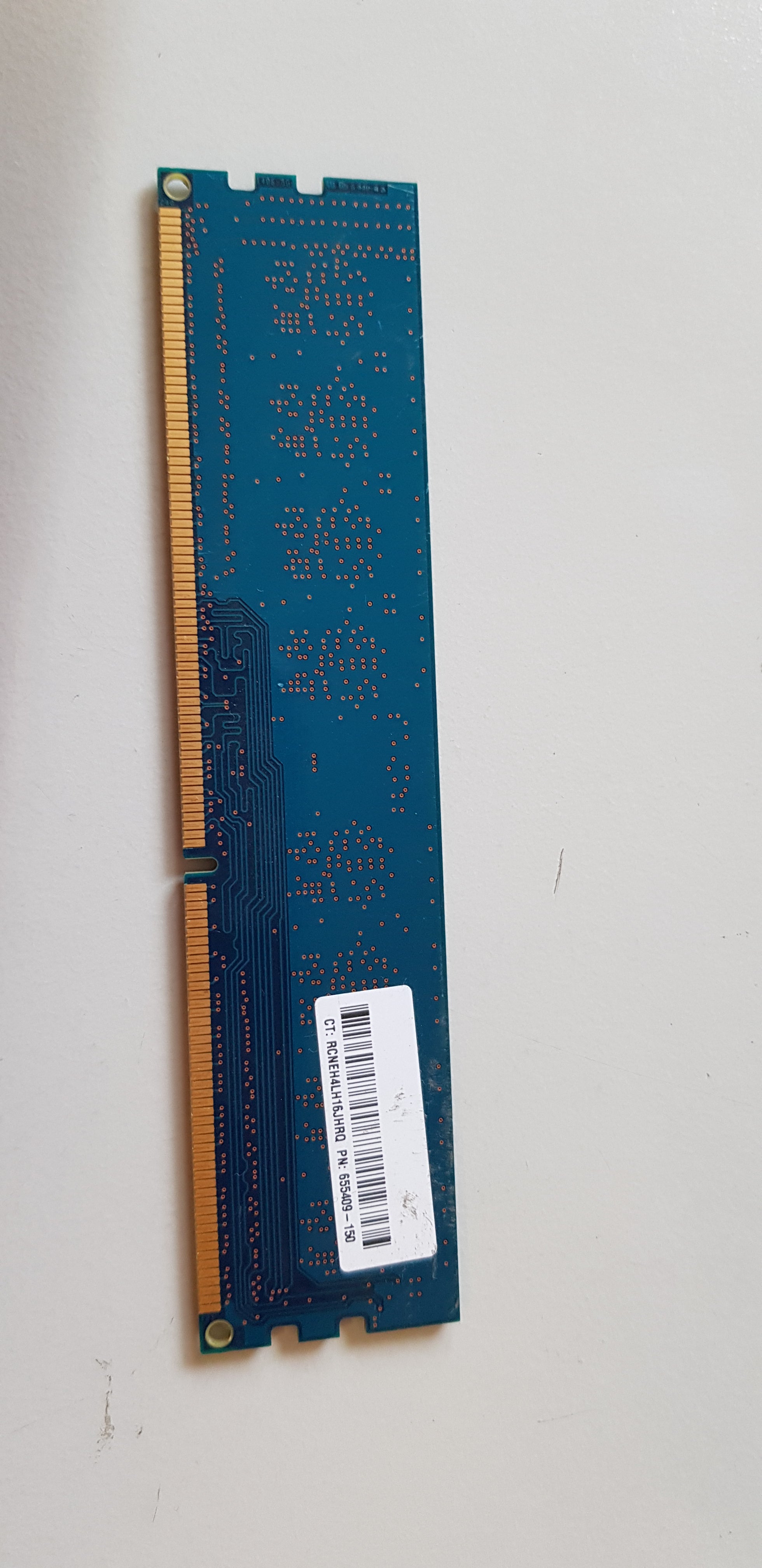 HP / Hynix 2Gb PC3-12800 DDR3-1600MHz non-ECC Unbuffered CL11 240-Pin DIMM Single Rank Memory Module ( 655409-150  HMT325U6EFR8C-PB N0   HP Hynix )