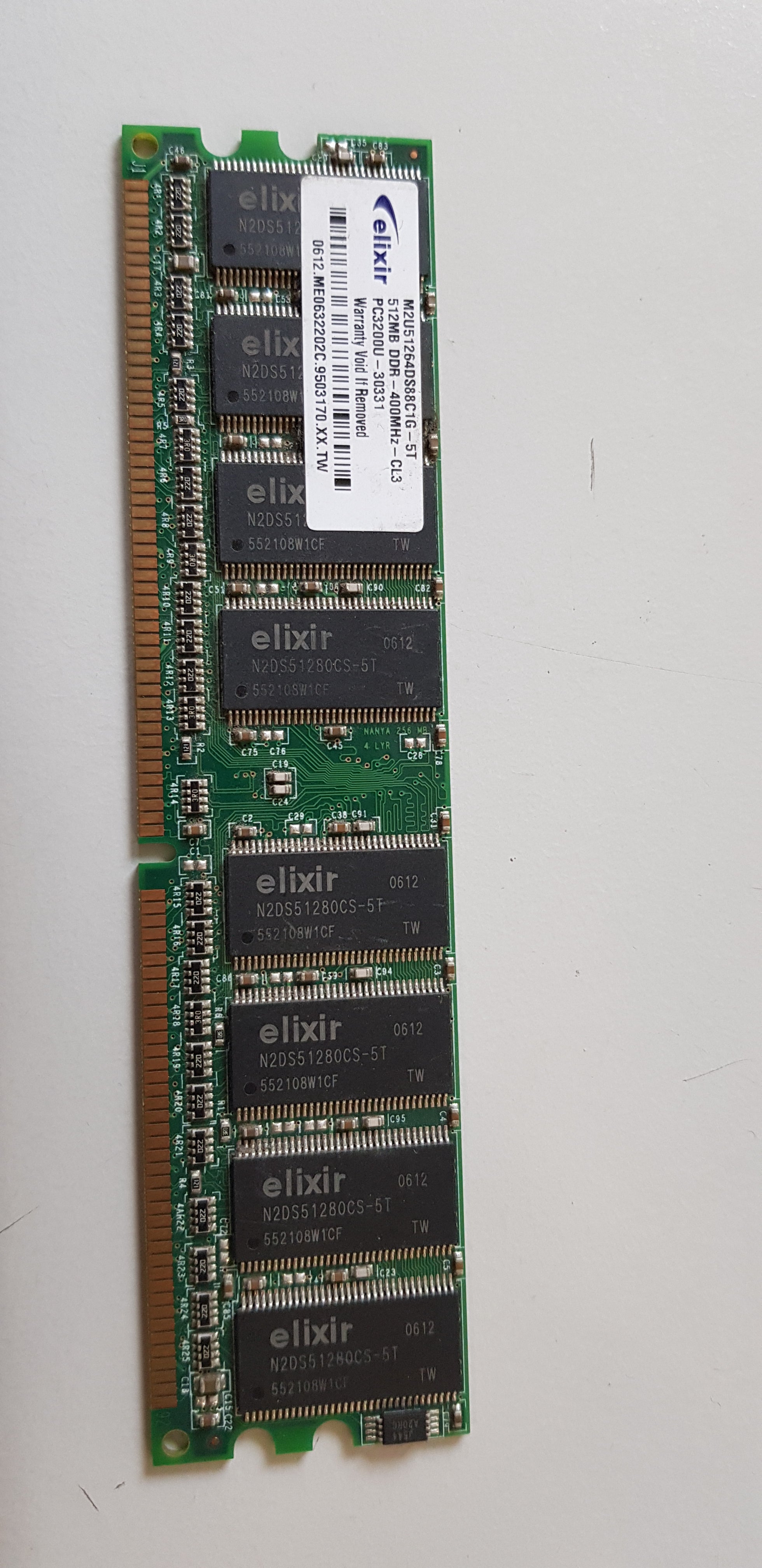 Elixir 512MB PC3200 DDR-400MHz non-ECC Unbuffered CL3 184-Pin DIMM Memory Module (M2U51264DS88C1G-5T)