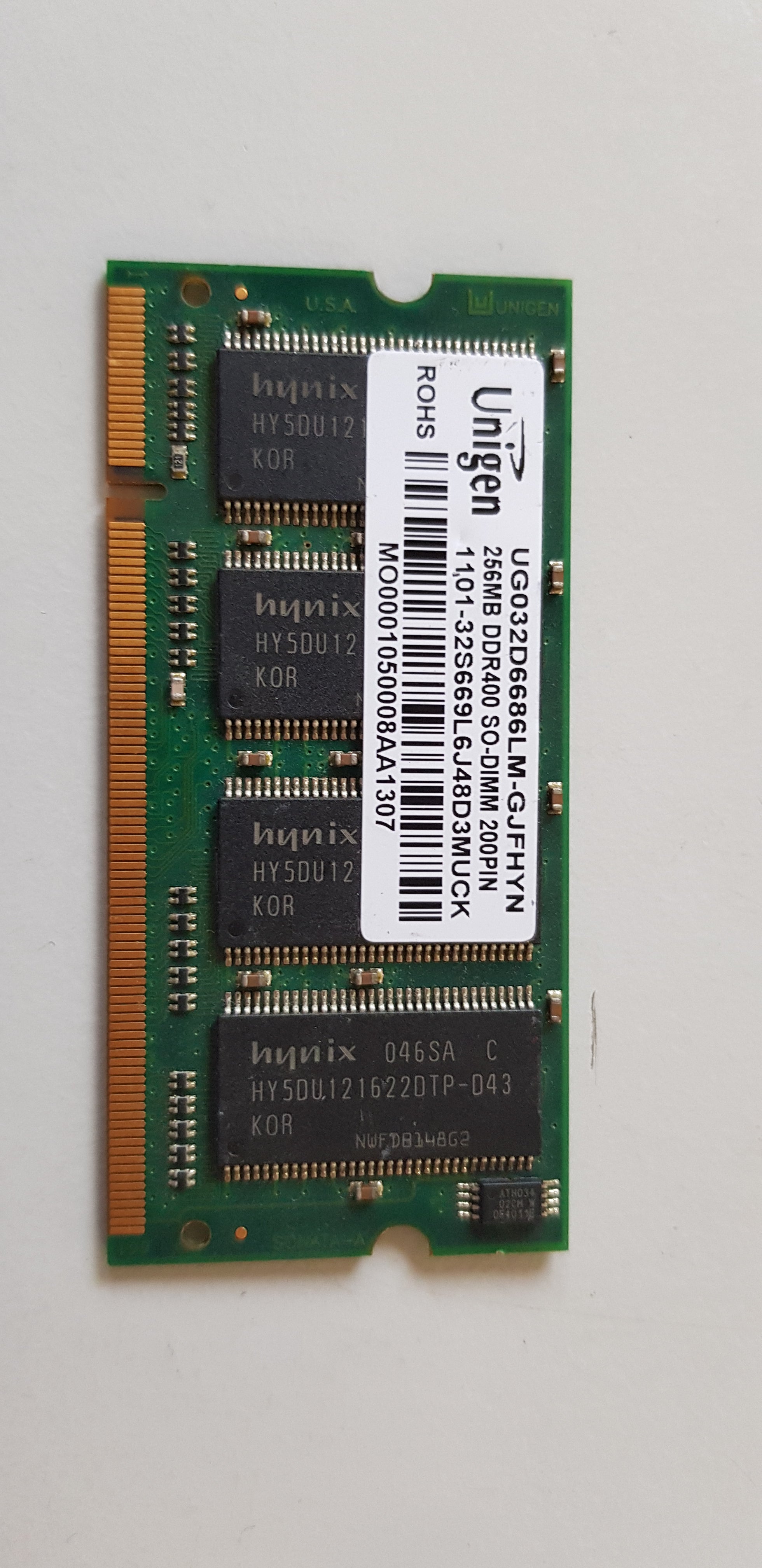 Unigen 256 MB DDR-RAM 200-pin SO-DIMM PC-3200S Memory Module (UG032D6686LM-GJFHYN)