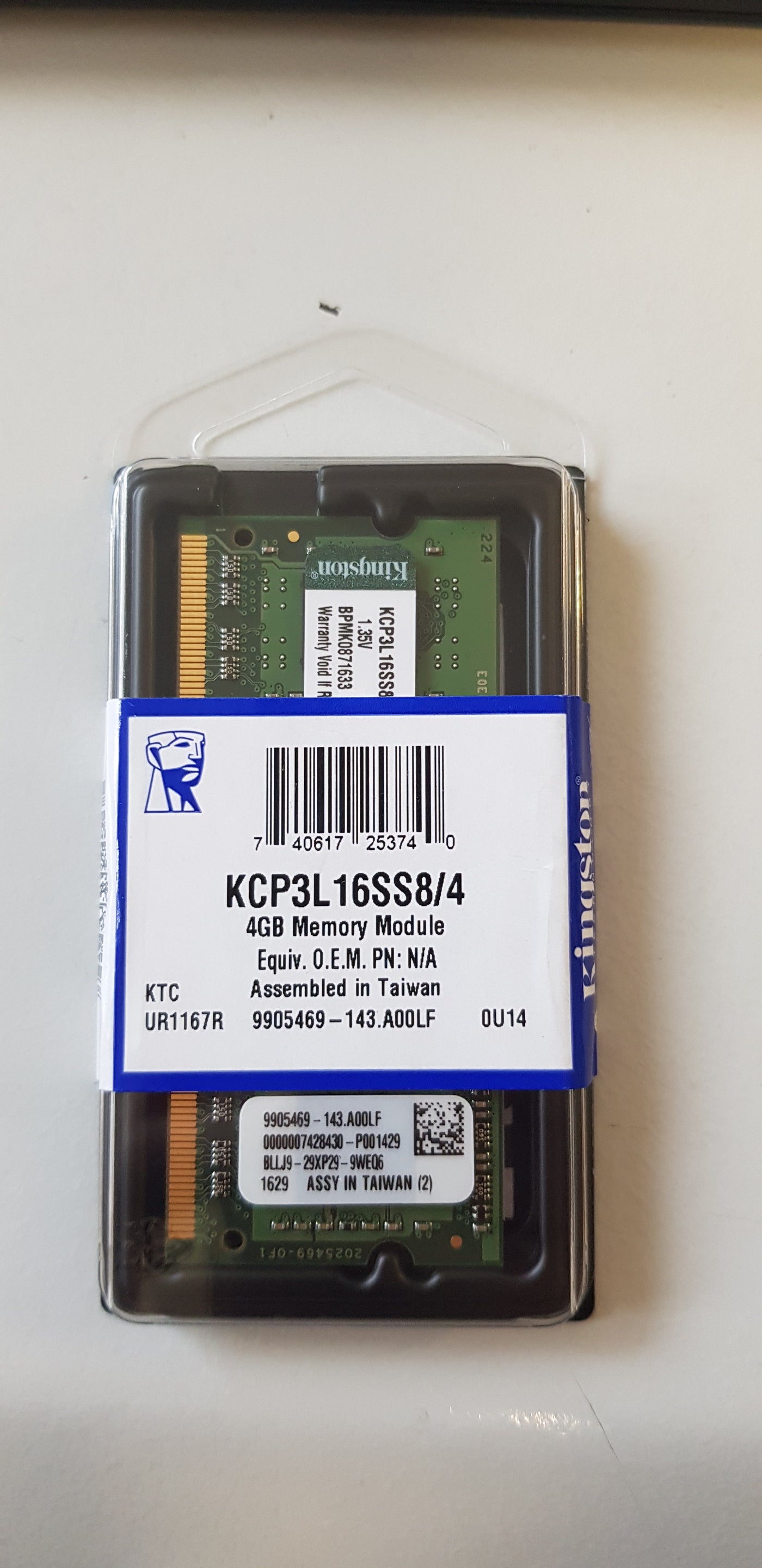 Kingston 4GB PC3-12800 DDR3-1600MHz non-ECC Unbuffered CL11 204-Pin SoDimm 1.35V Low Voltage Single Rank Memory Module KIT (KCP3L16SS8/4)