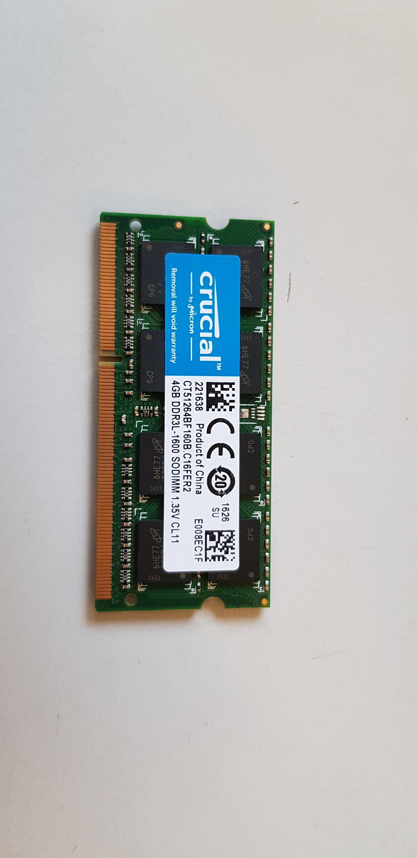 Crucial 4GB PC3-12800 DDR3-1600MHz non-ECC Unbuffered CL11 204-Pin SoDimm 1.35V Low Voltage Memory Module (CT51264BF160B.C16FER2)