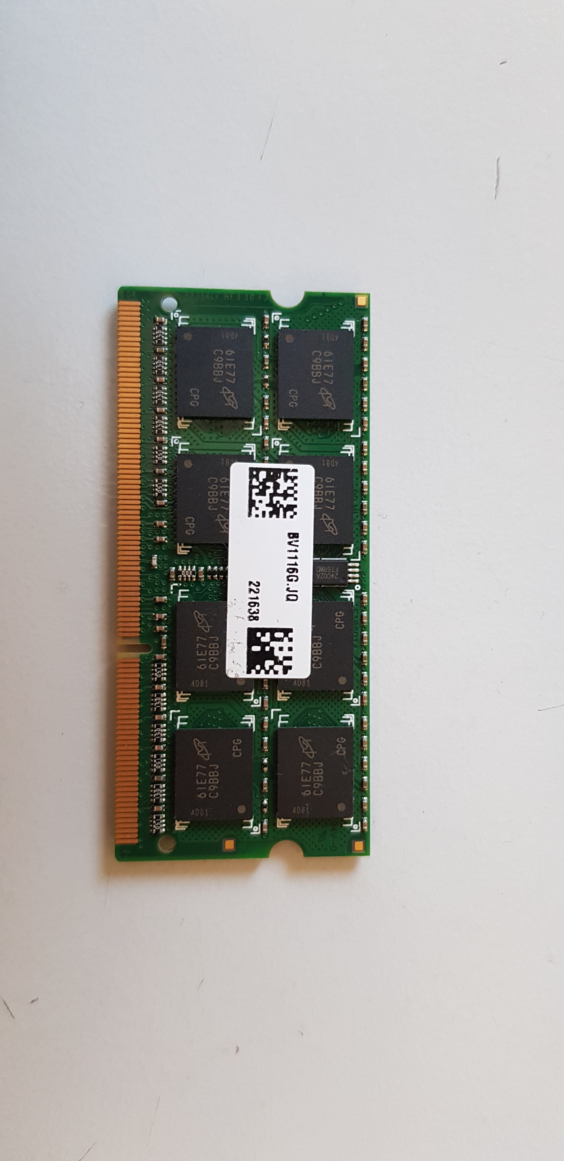 Crucial 4GB PC3-12800 DDR3-1600MHz non-ECC Unbuffered CL11 204-Pin SoDimm 1.35V Low Voltage Memory Module (CT51264BF160B.C16FER2)