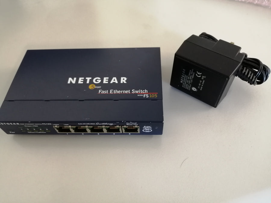 Netgear 5-Port Fast Ethernet Switch FS105 ( FS105 PWR-075-701 DV-7580UK USED WITH PSU)   )