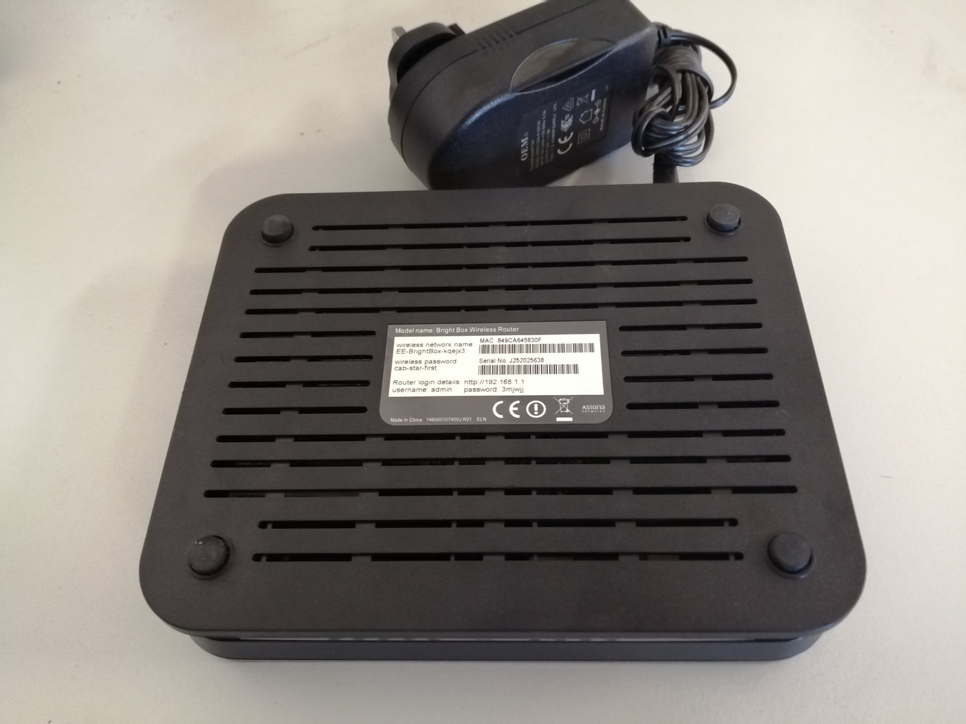 EE Bright Box Wireless Router And PSU ( Bright Box Wireless Router     EE )