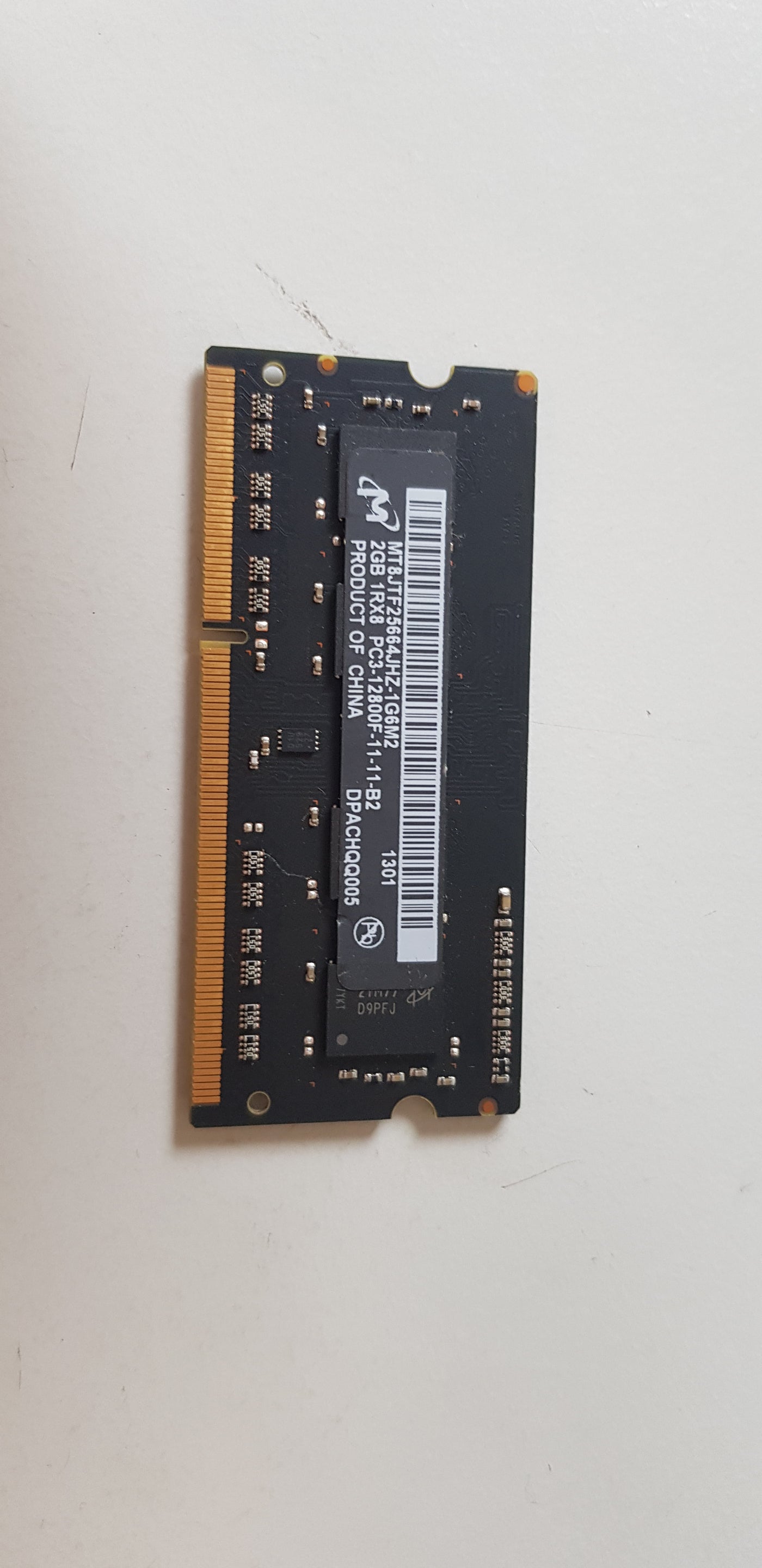 Micron 2GB 1Rx8 1.5V 204-Pin SODIMM Memory Module (MT8JTF25664JHZ-1G6M2)