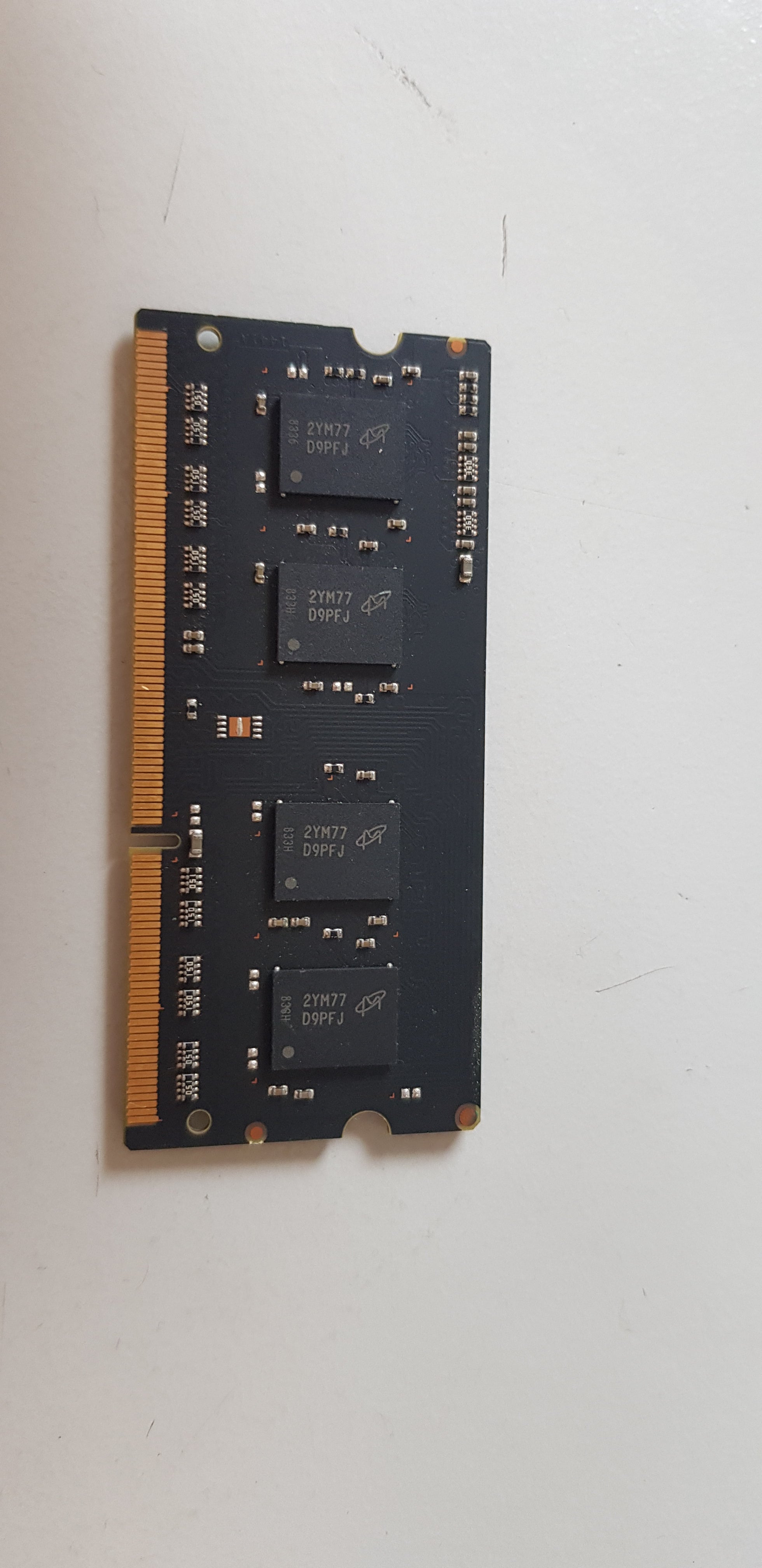 Micron 2GB 1Rx8 1.5V 204-Pin SODIMM Memory Module (MT8JTF25664JHZ-1G6M2)