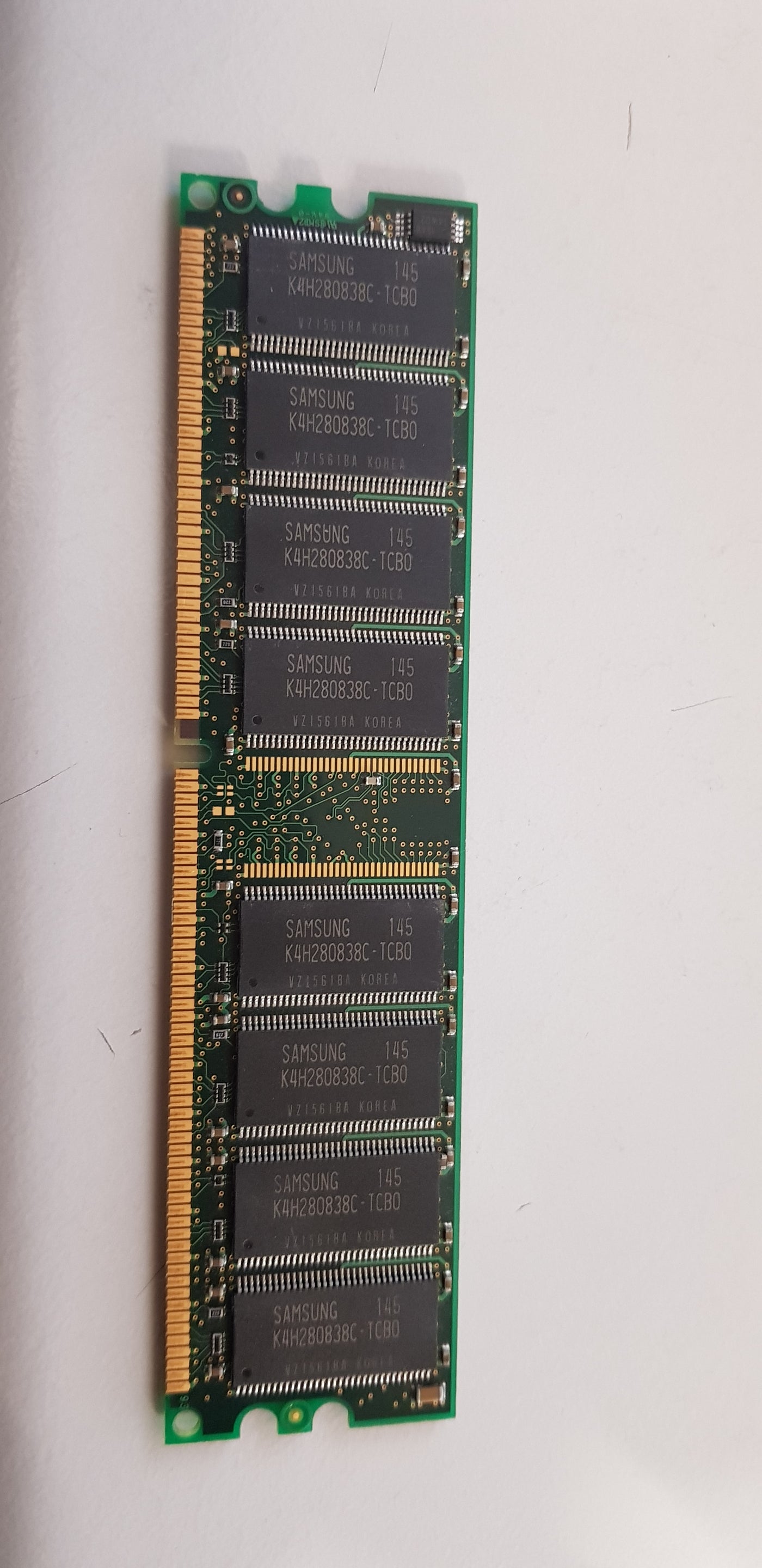 SAMSUNG 256MB 184p PC2100 CL2.5 16c 16x8 DDR DIMM Module (M368L3313CT1-CB0)
