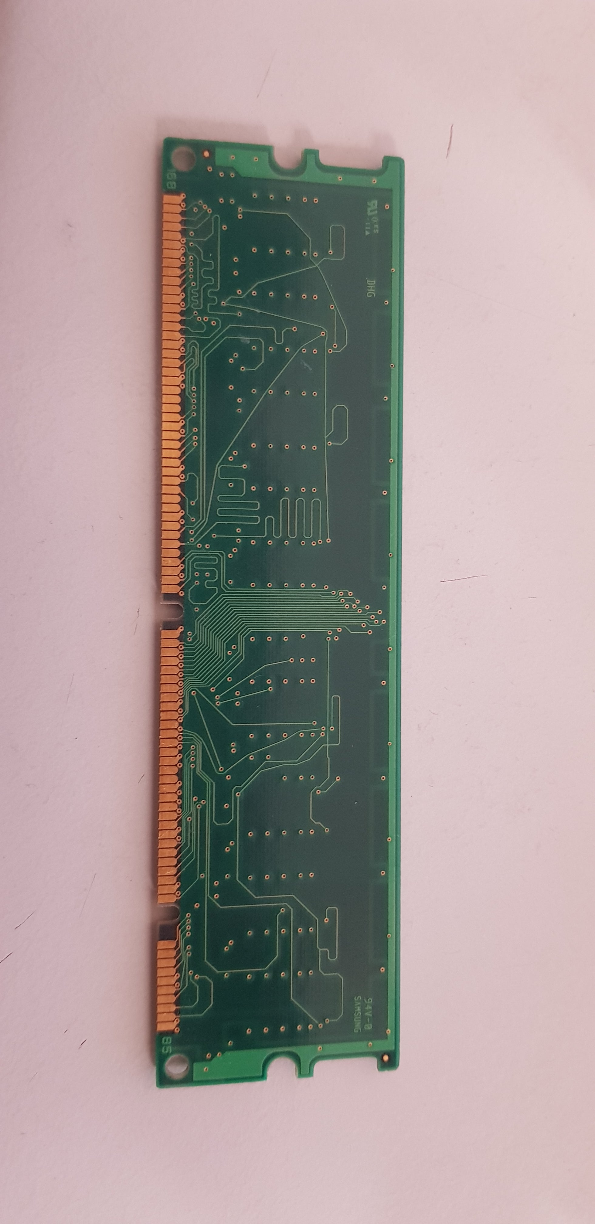 Samsung 64MB PC-100 Non ECC 100Mhz 168Pin Desktop SDR SDRAM DIMM Memory (M366S0823DTS-C1H)