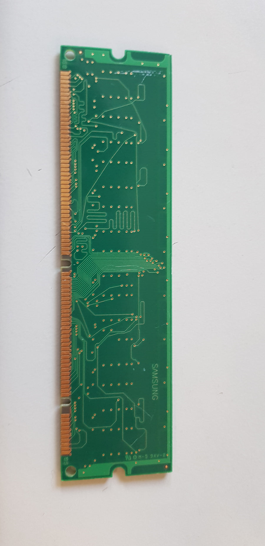 Samsung 256MB 168p PC133 CL3 8c 32x8 SDRAM DIMM ( M366S3253BTS-C75)