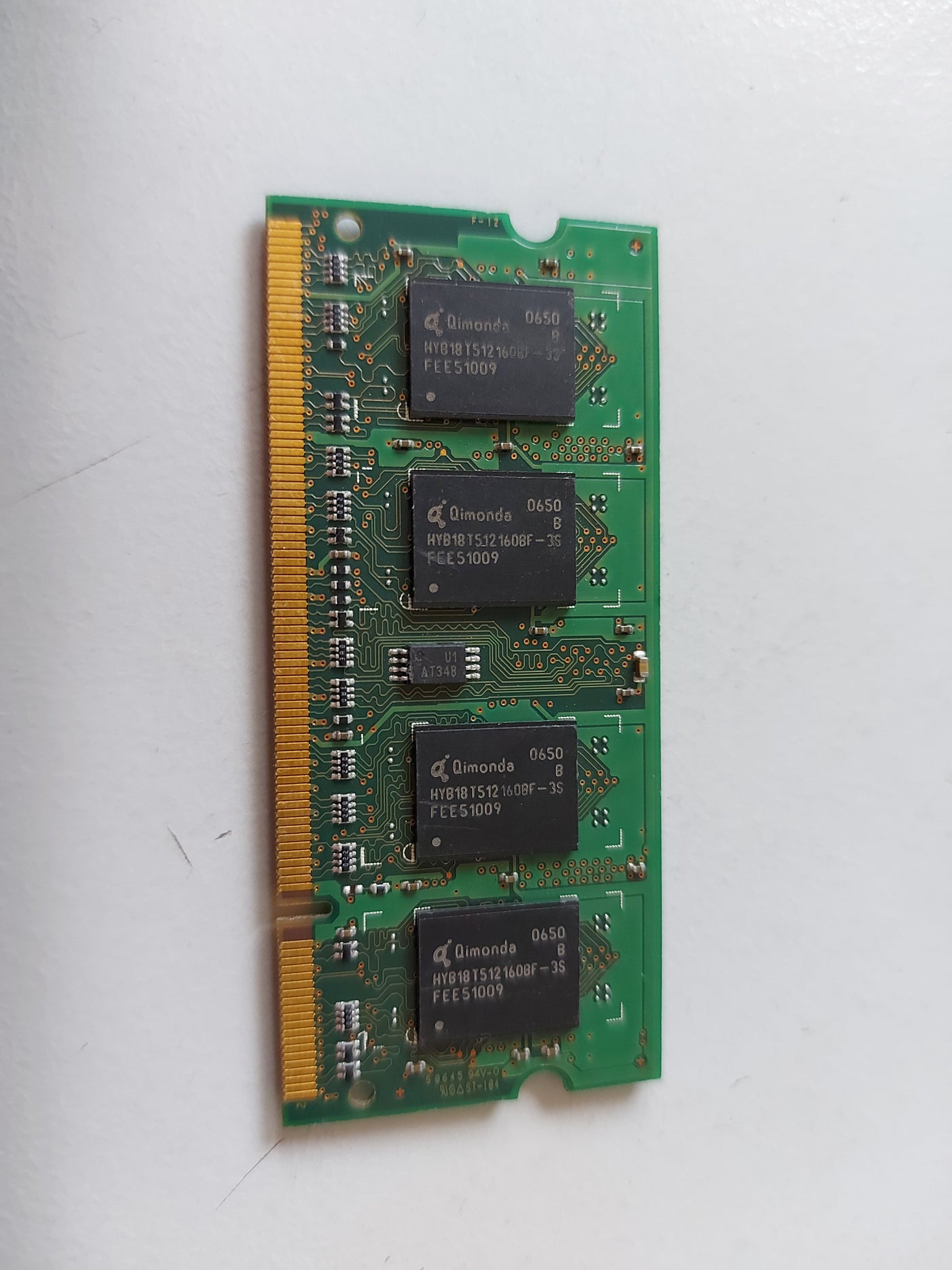 Infineon 512MB DDR2 SODIMM 200pin PC2-5300 667MHz CL5 Memory HYS64T64020HDL-3S-B