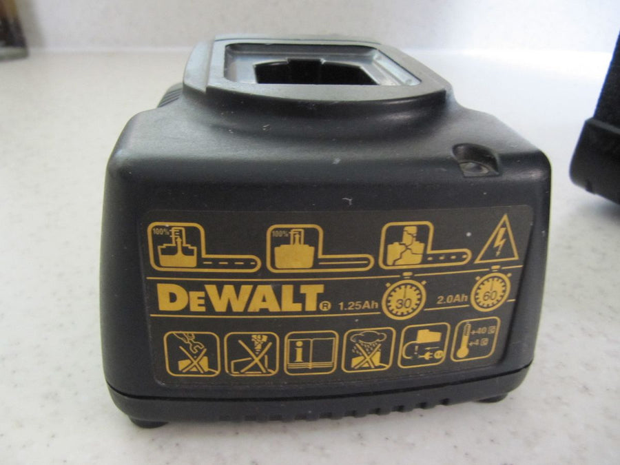 DEWALT Battery Charger 20V (DE9107 USED)