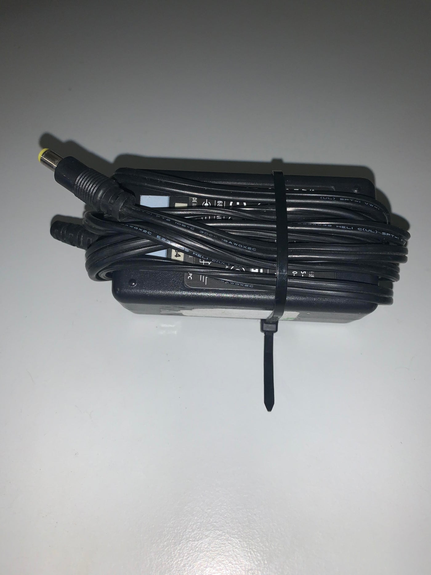 SYN SYS1089-1305-T3 100-240V 47/63Hz 1.6A. 5V 26 (USED  SYS1089-1305-T3 )