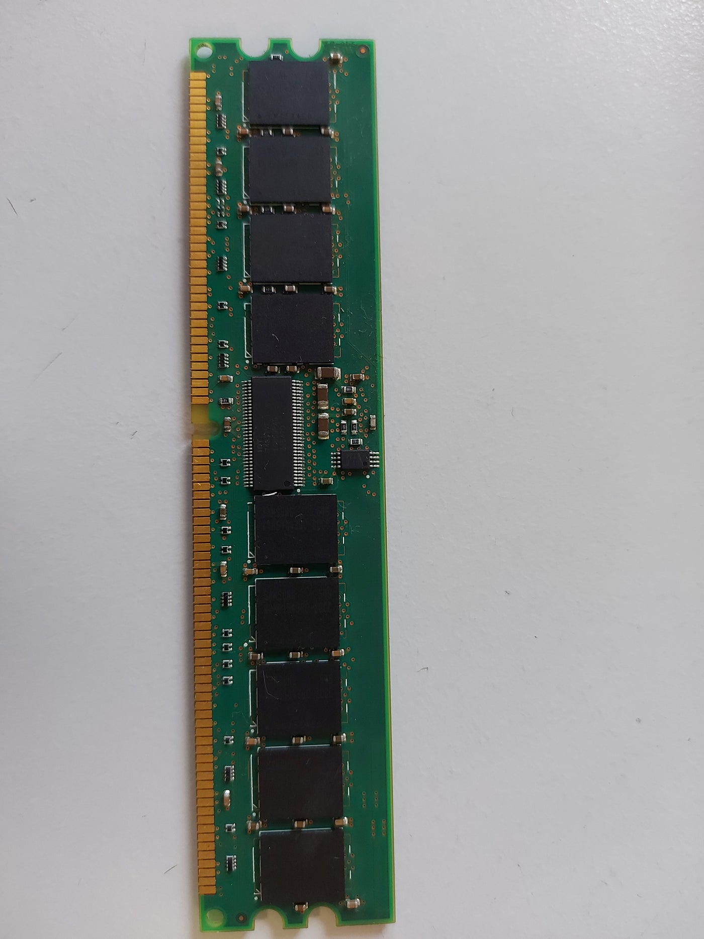Samsung 1GB PC3200 DDR-400MHz ECC Registered CL3 184-Pin DIMM M312L2920CZP-CCCQ0