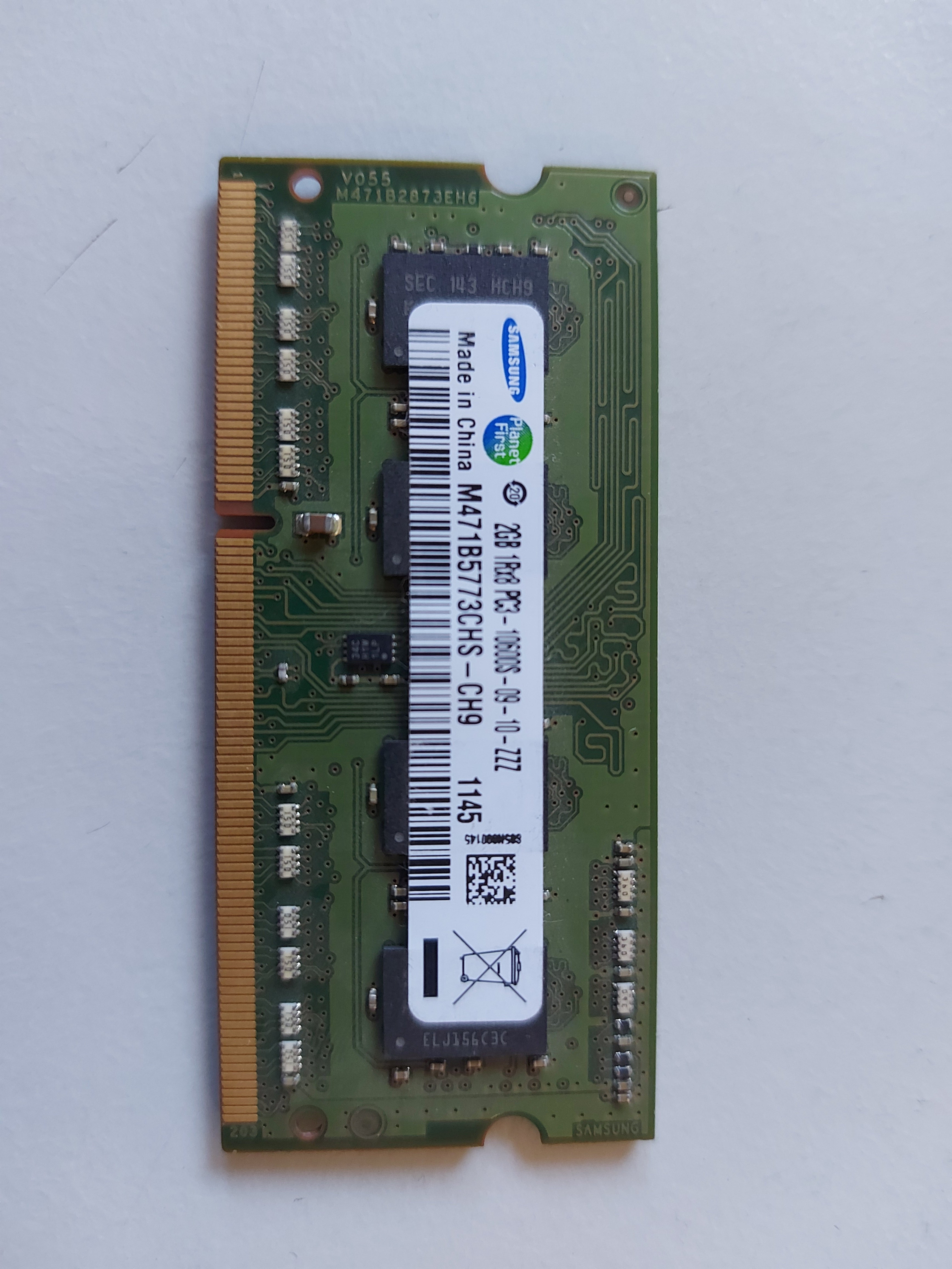 Samsung 2 GB 204 pin DDR3-1333 SO-DIMM Original 1333 mhz, PC3-10600S, CL9, 256Mx8, Single Rank ( M471B5773CHS-CH9)