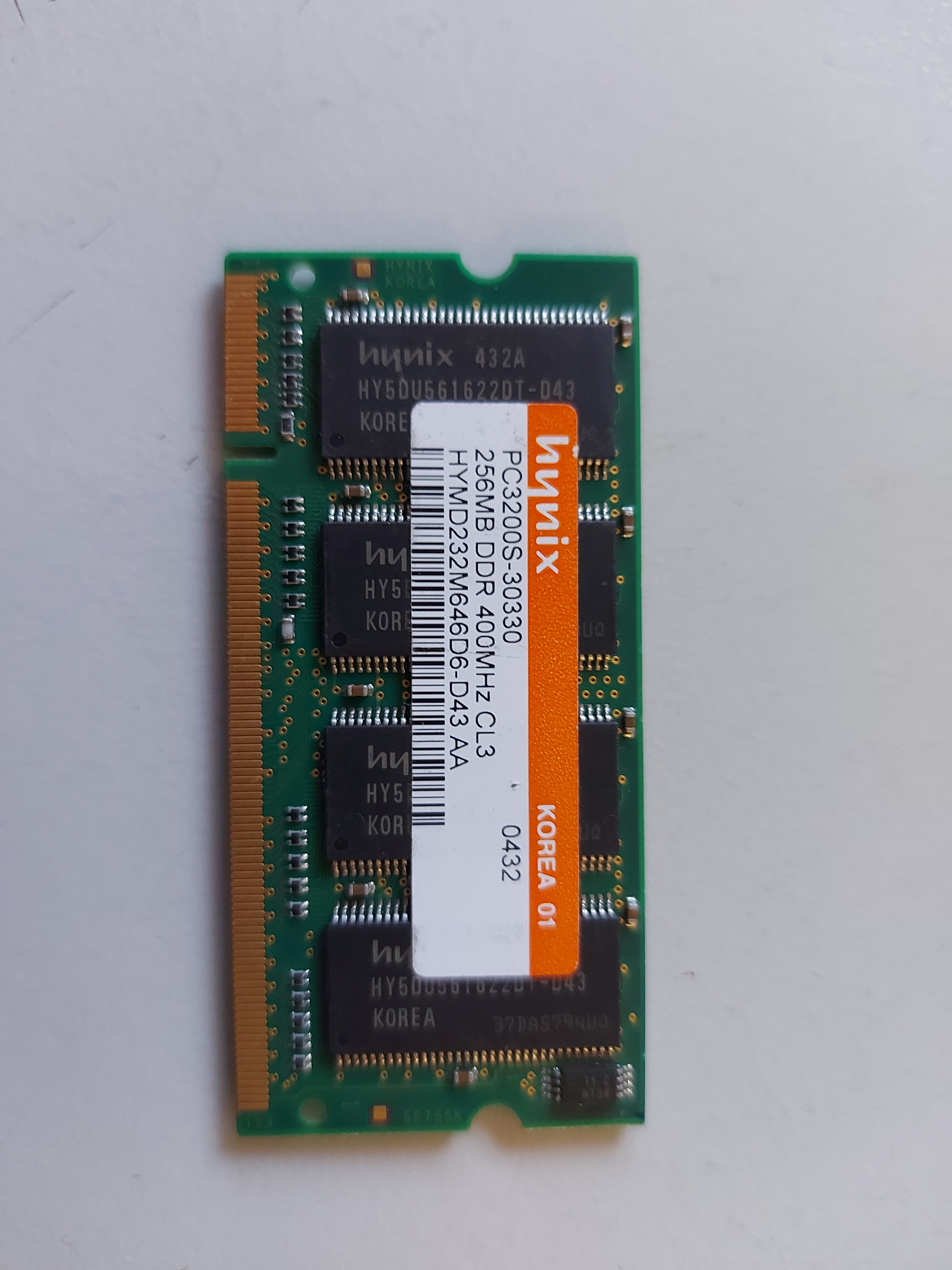 Hynix 256MB DDR 400MHz CL3 PC3200 nonECC Unbuffered SODIMM HYMD232M646D6-D43 AA