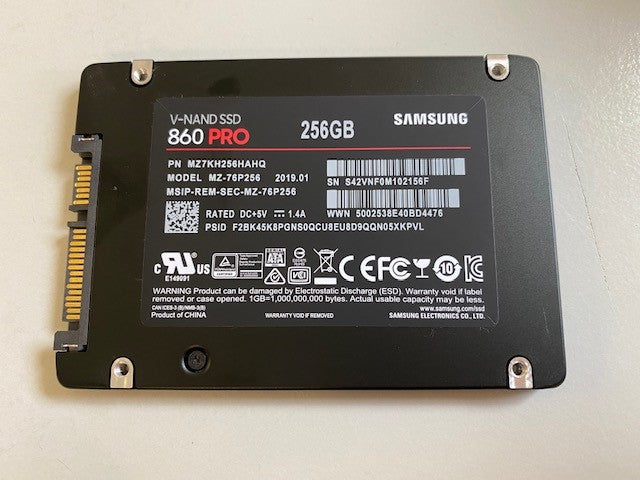 Samsung V-NAND SSD 860 Pro 256GB 2.5"  MZ7KH256HAHQ