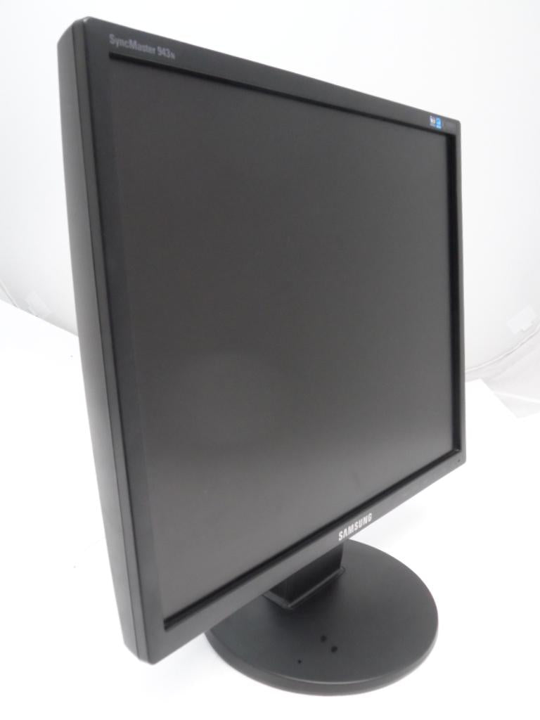PR16471_943n_Samsung 943n Syncmaster 19'' LCD Monitor - Image3