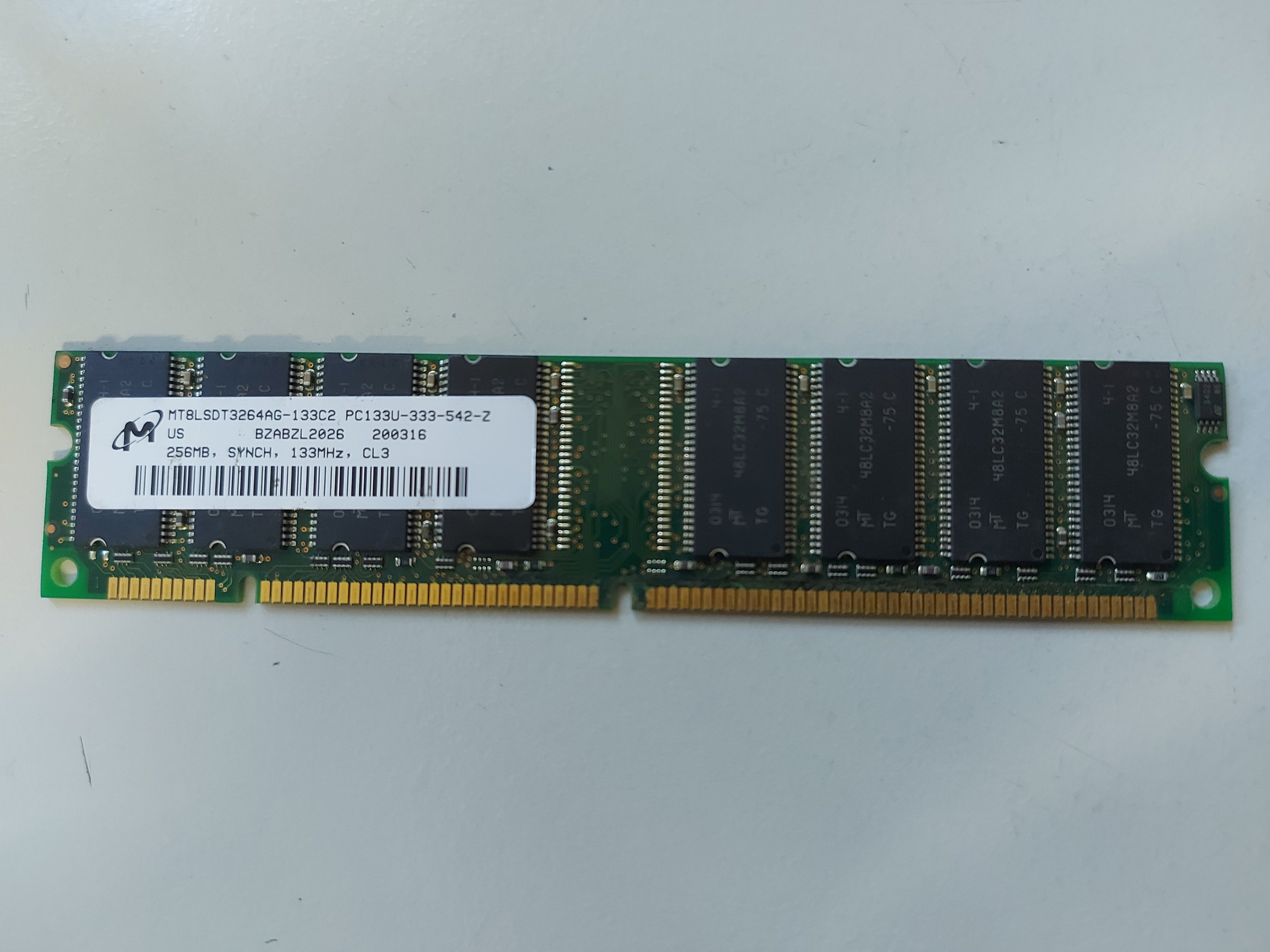 Micron 256MB PC133 CL3 168-Pin SDRAM DIMM Memory Module ( MT8LSDT3264AG-133C2 ) REF