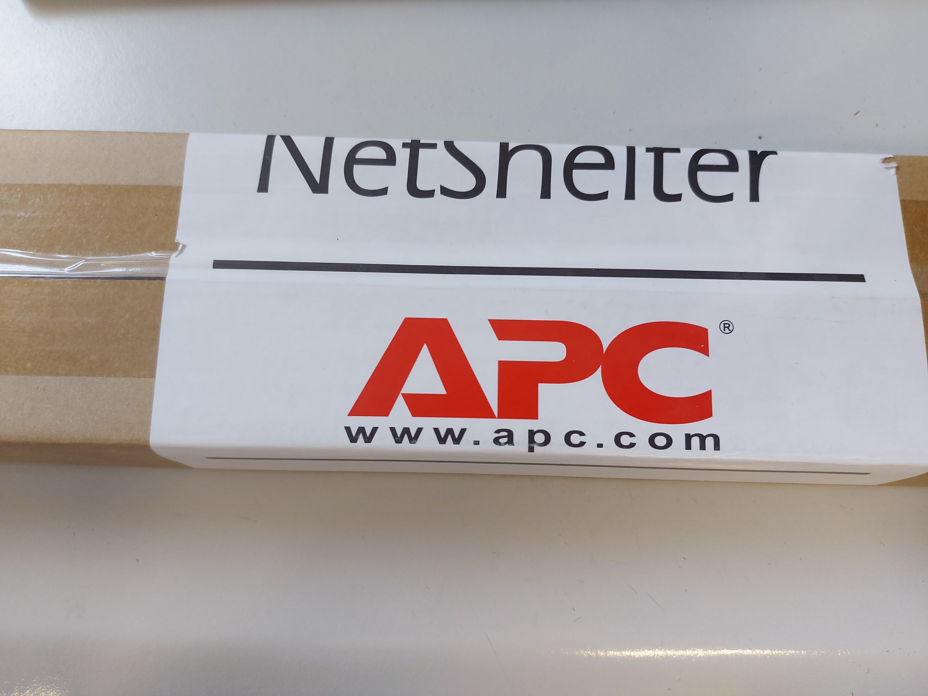 APC Horizontal Cable Organizer 1U w/brush strip ( AR8429 ) NEW