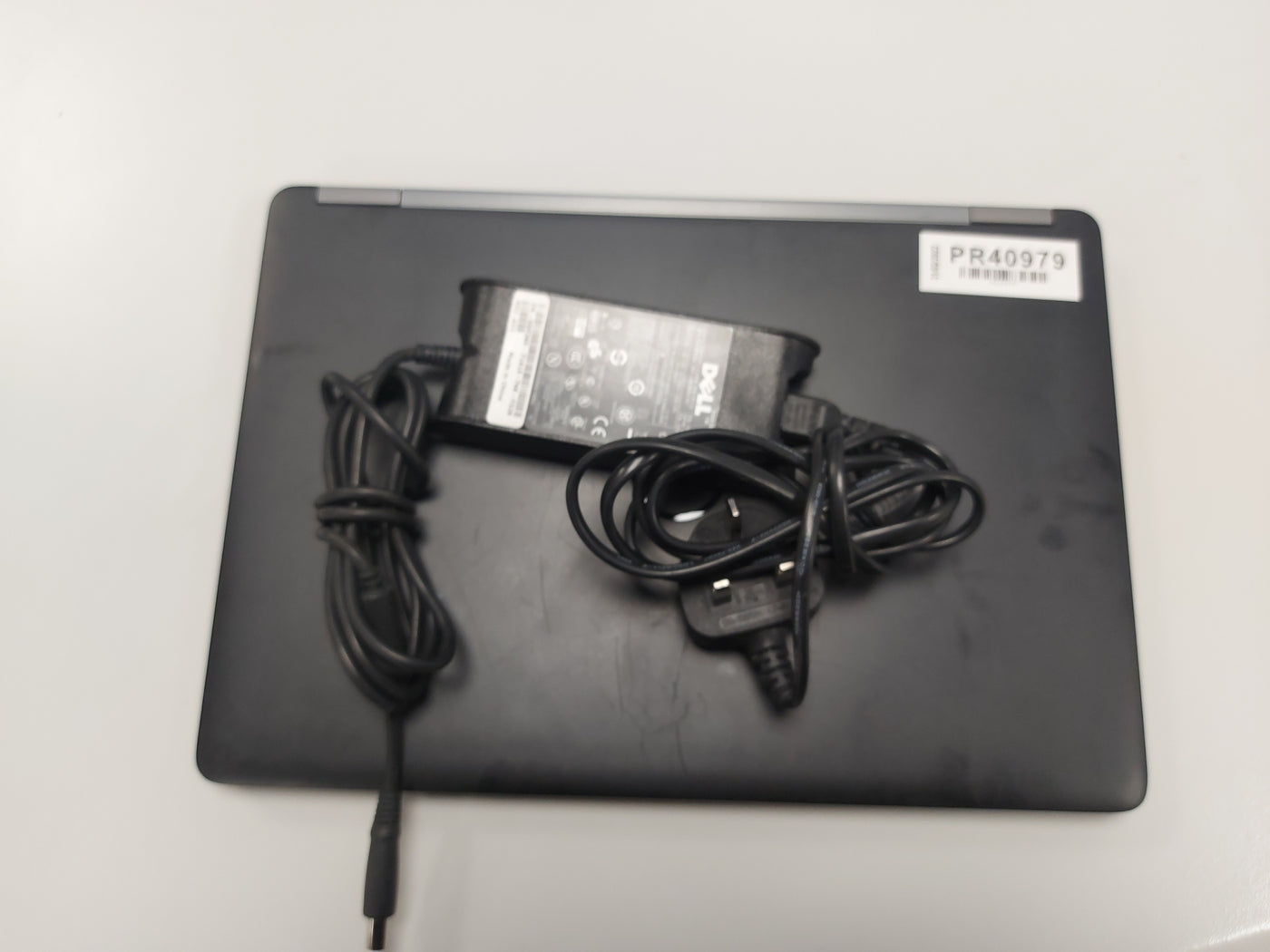 Dell Latitude E7470 128GB HDD Core i3 8GB RAM 14" Laptop ( E7470 W6KMH A00 ) USED