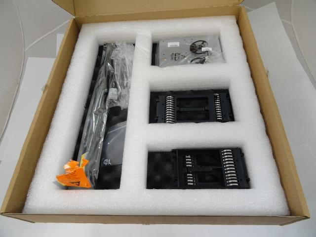 PR13636_516966-B21_HP Small Form Factor Hard Drive Backplane Kit - Image2