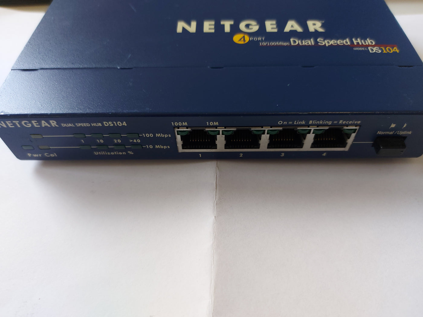 Netgear 4 Port 10/100Mbps Dual Speed Hub ( DS104 ) USED