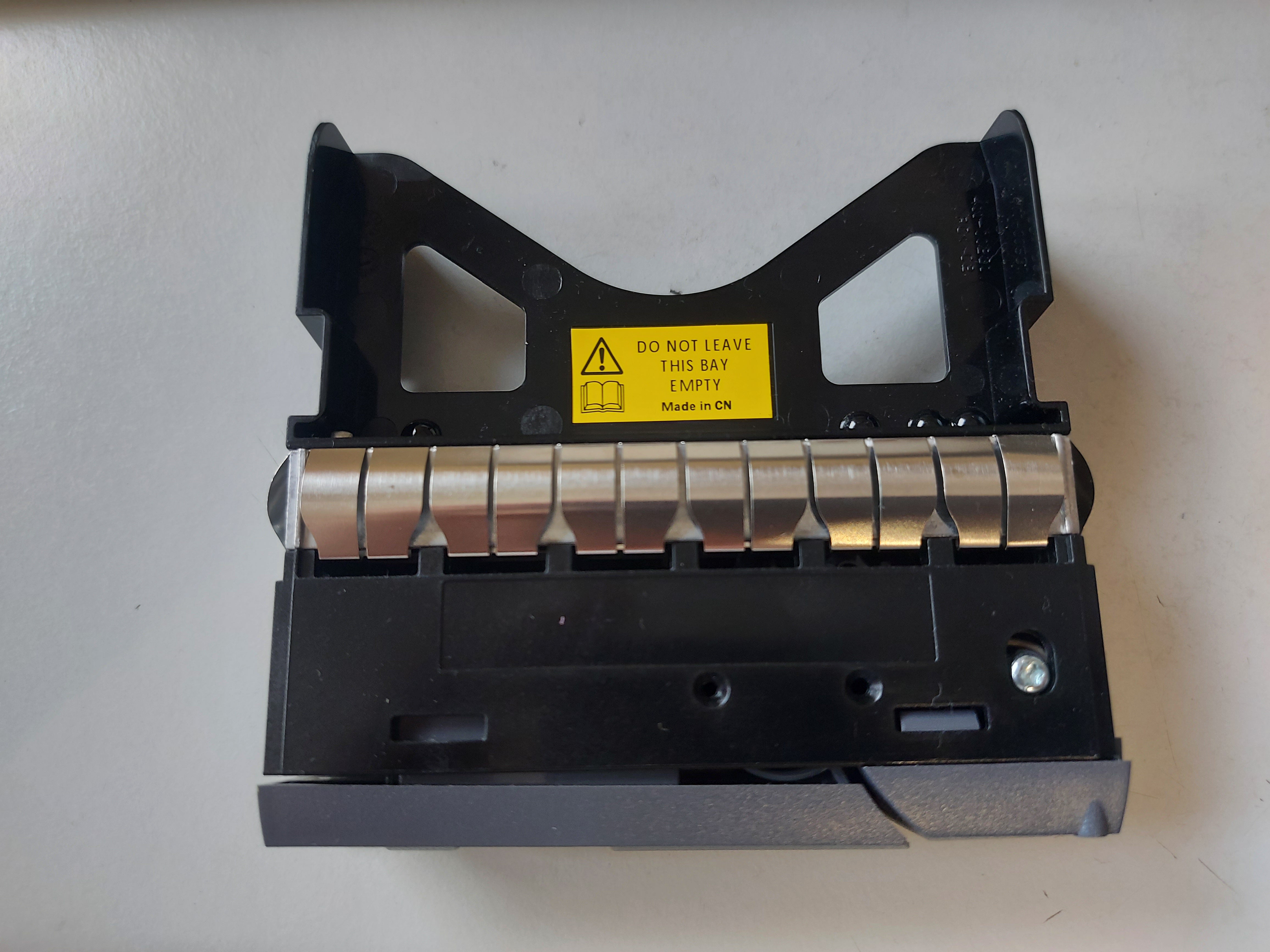 NetApp 3.5in Hard Disk Drive Caddy ( 108-00231+C0 ) REF