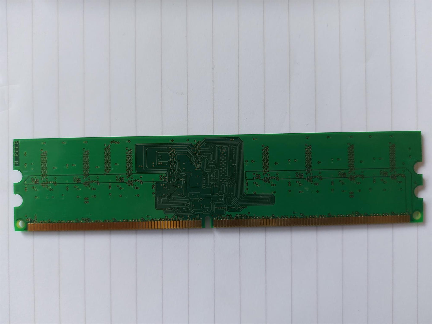Micron 256MB PC2-3200 DDR2-400MHz non-ECC Unbuffered CL3 240-Pin DIMM Memory Module (MT8HTF3264AY-40EB3)