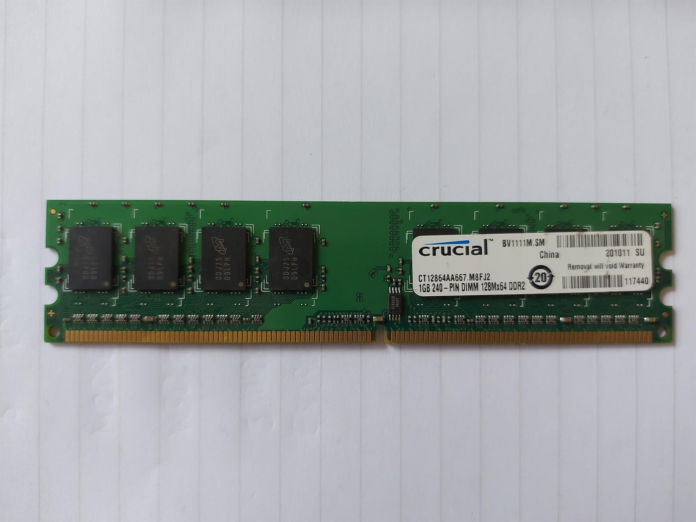Crucial 1GB PC2-5300 DDR2-667MHz non-ECC Unbuffered CL5 240-Pin DIMM Memory Module(CT12864AA667.M8FJ2)