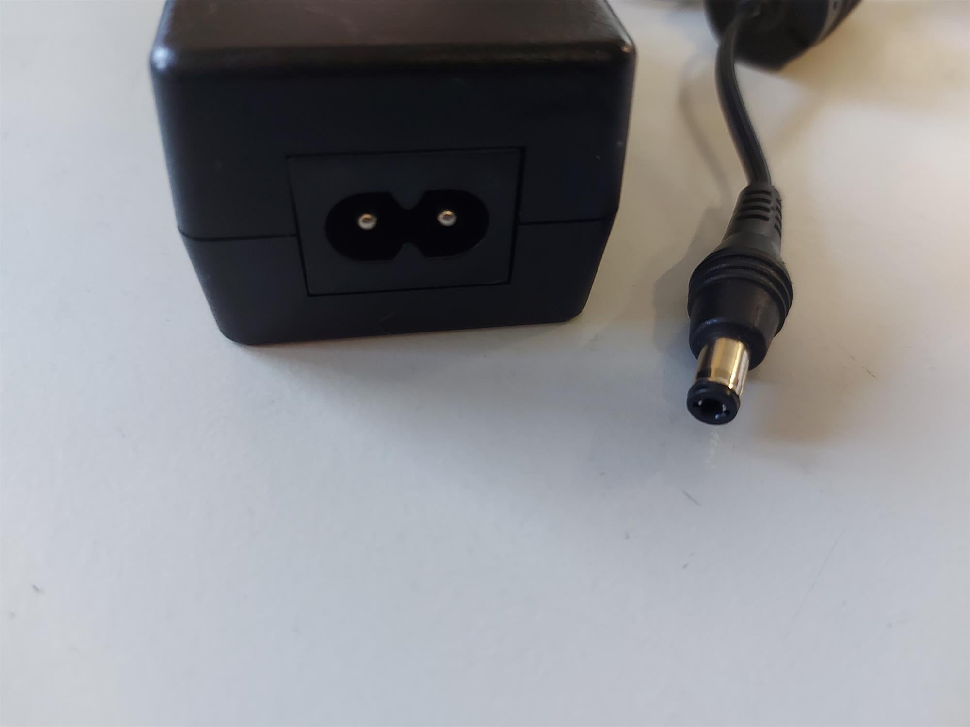 Motorola AA26990L 14.5V 1.5A AC power adapter (25012006001)