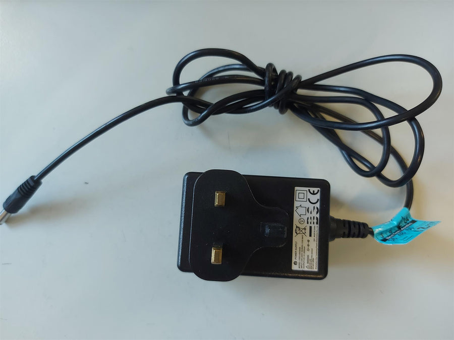 Generic 5V 3000mA power supply adapter (YS03-050300B)