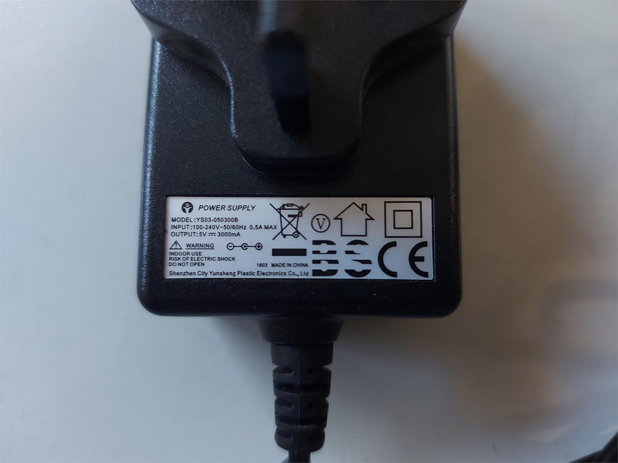 Generic 5V 3000mA power supply adapter (YS03-050300B)