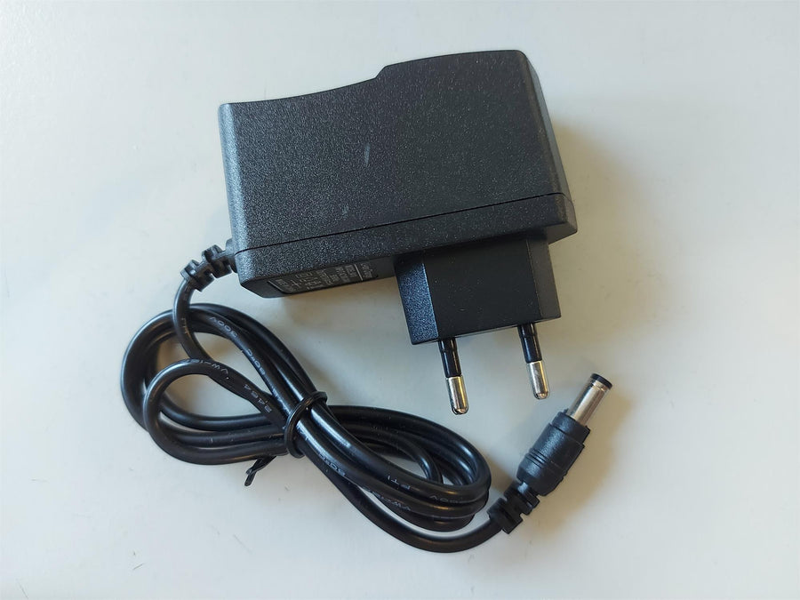 Generic 8.4V 1A Li-ion battery charger (8410)