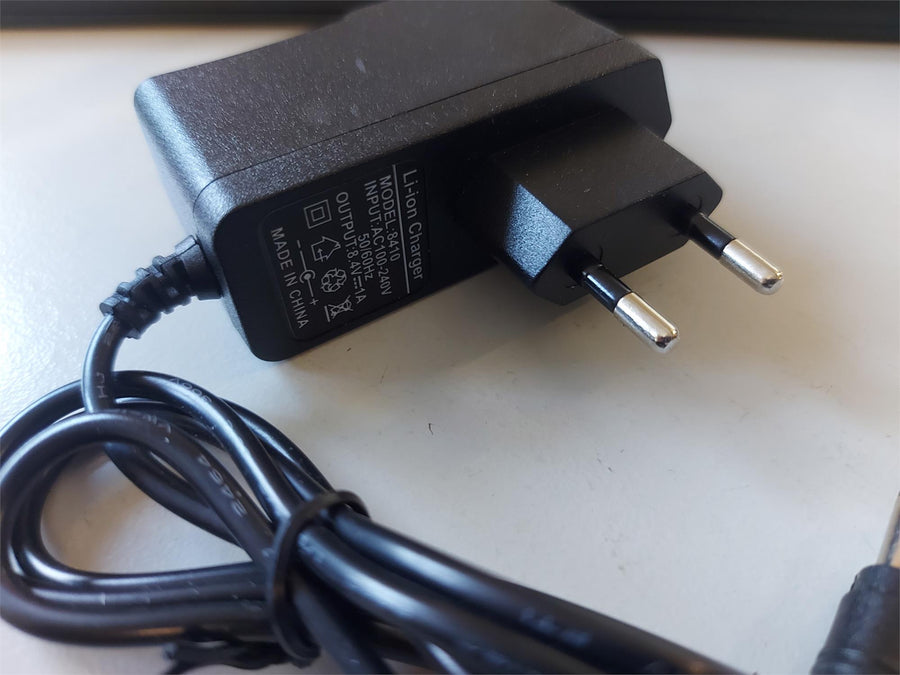 Generic 8.4V 1A Li-ion battery charger (8410)