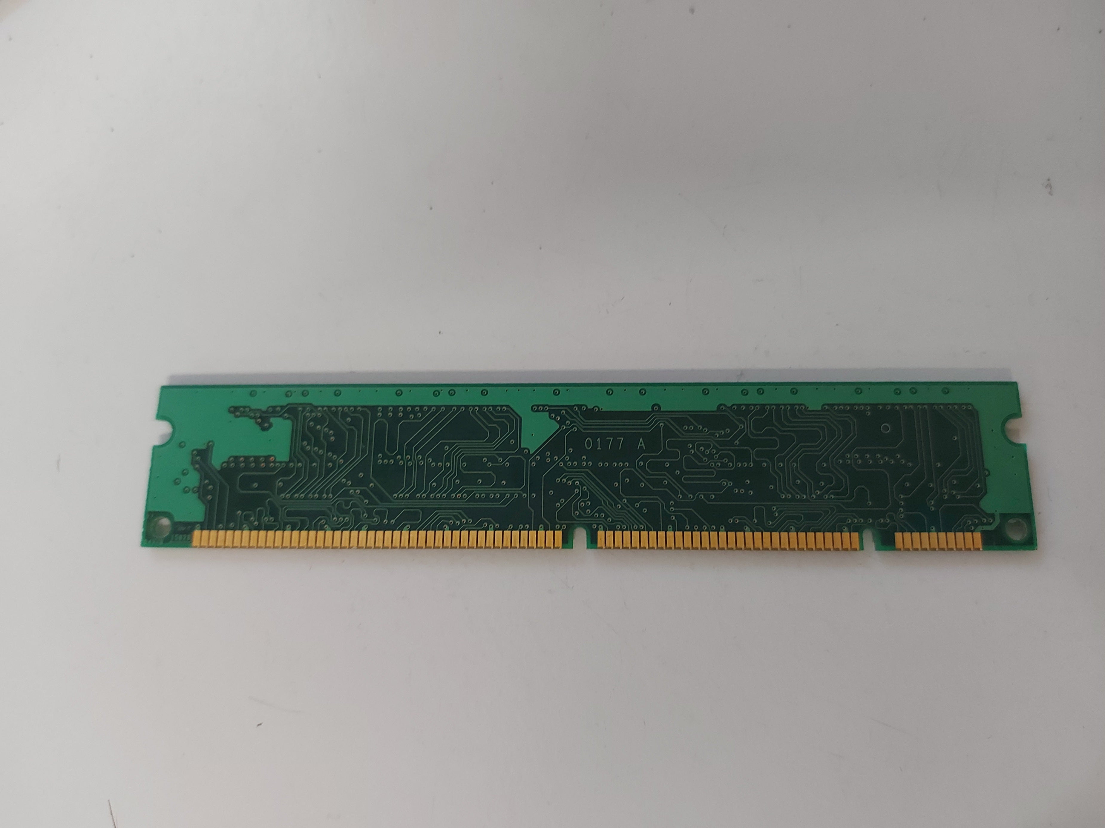 Micron 128MB SDRAM PC-133 Non-ECC Unbuffered 168-Pin Memory ( MT4LSDT1664AG-133B1 ) REF