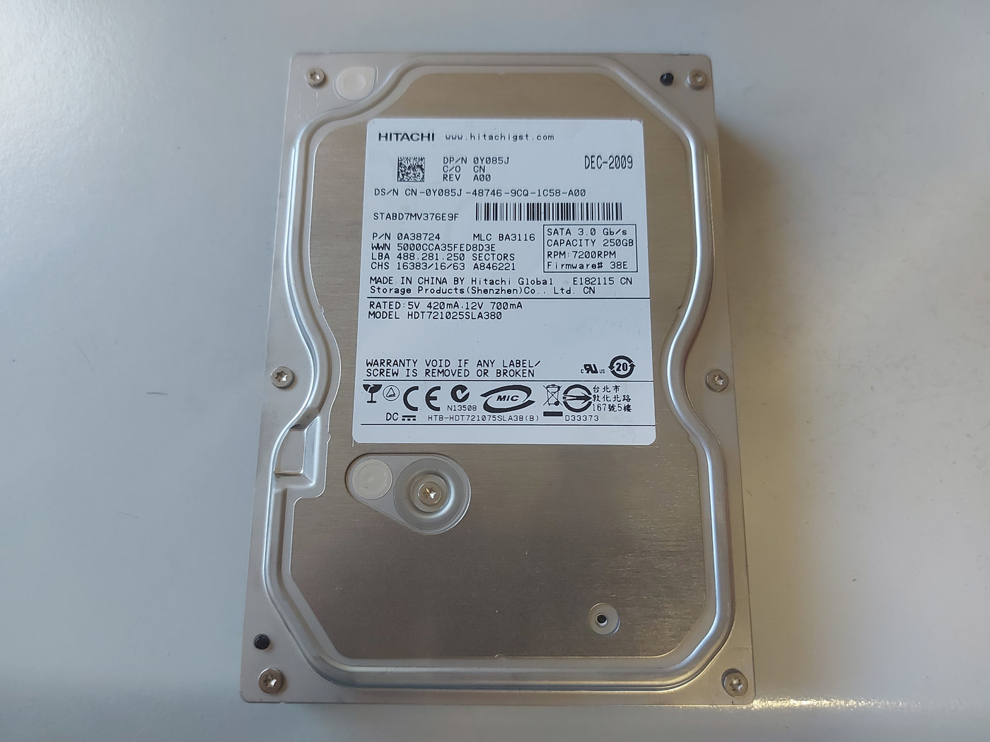 Hitachi Dell Deskstar 250GB 7200rpm SATA 3.5in HDD ( 0A38724 HDT721025SLA380 0Y085J ) REF