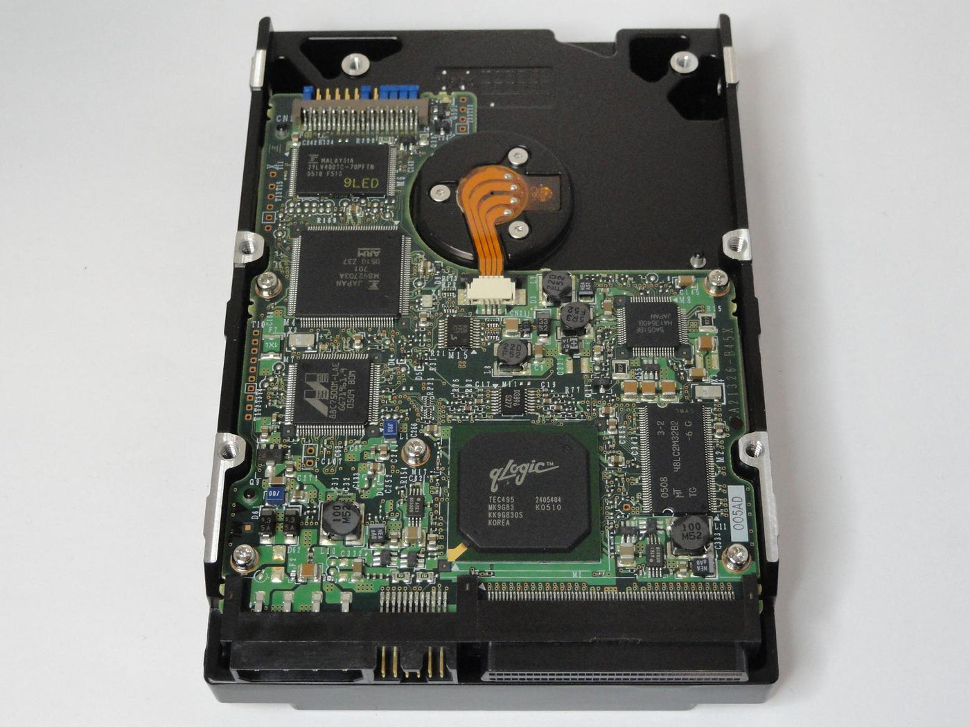 MC4219_CA06350-B17900WL_Fujitsu 73GB SCSI 68 Pin 15Krpm 3.5in Recert HDD - Image2