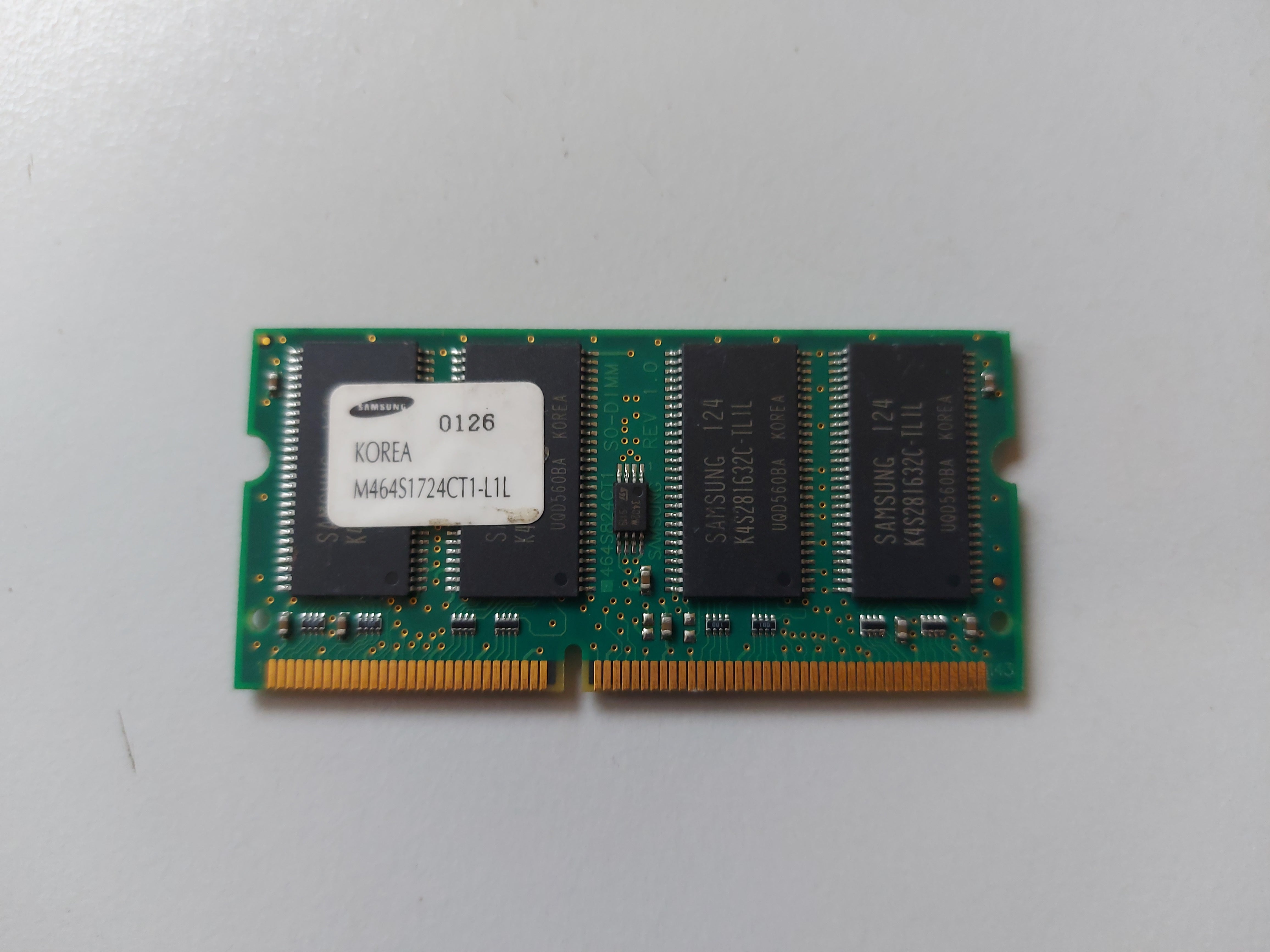 Samsung 128MB SDRAM PC100 CL2 Non-Parity 100Mhz 3.3V 144-Pin SoDimm Module ( M464S1724CT1-L1L ) REF