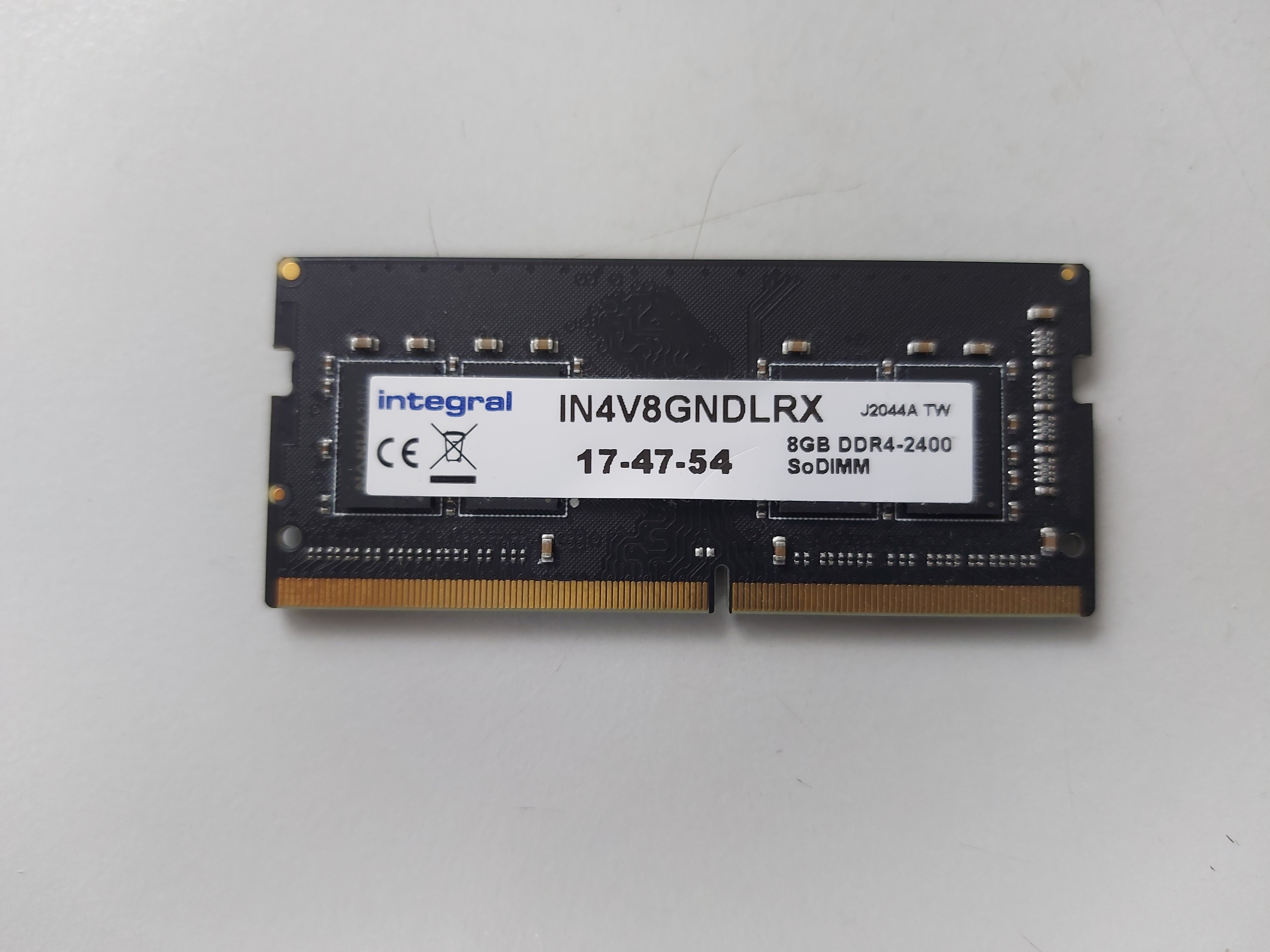 Integral 8GB DDR4-2400MHz PC4-19200 NonECC Unbuffered CL17 RAM Sodimm ( IN4V8GNDLRX ) REF