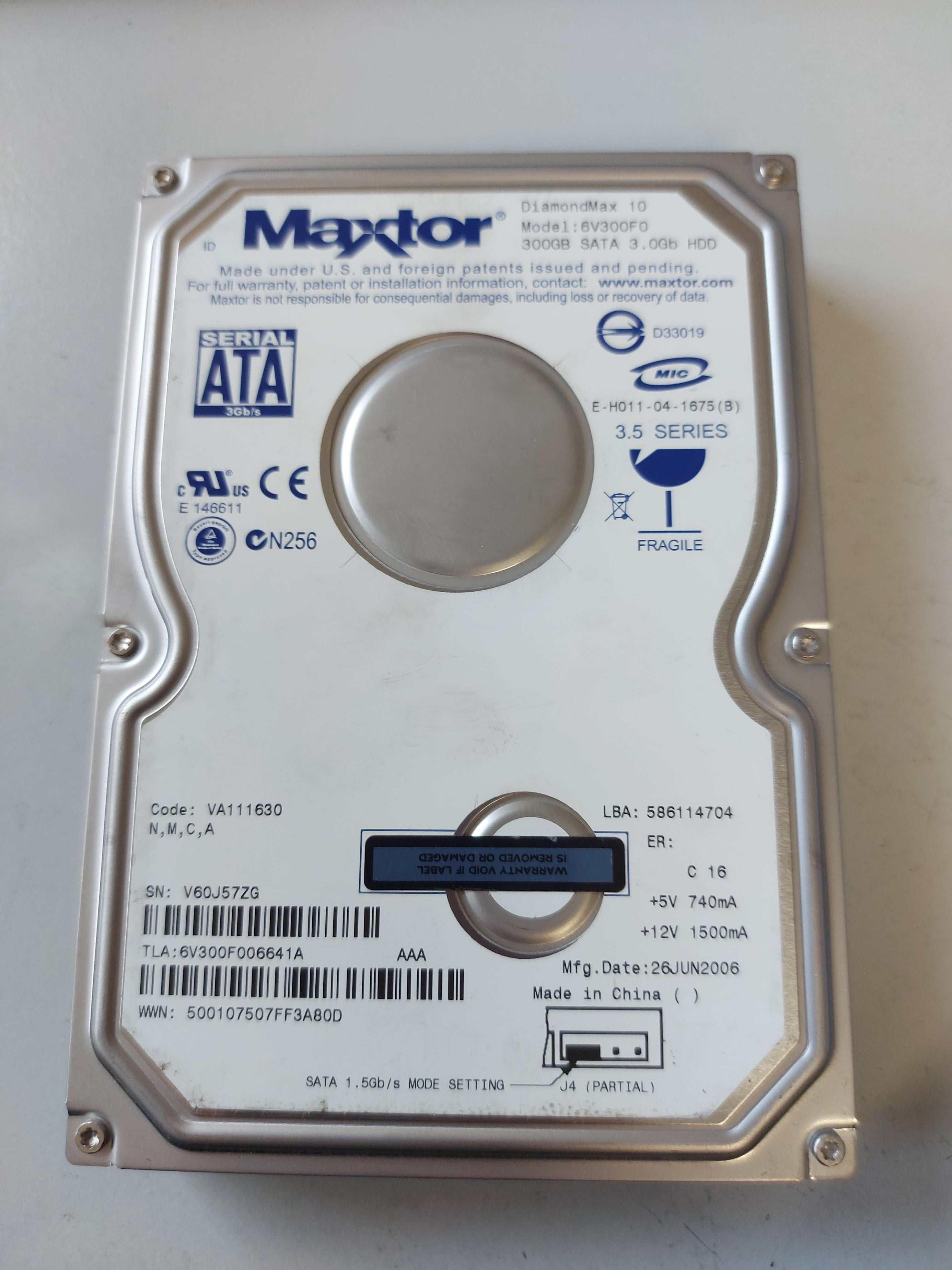 Maxtor DiamondMax 10 300GB 7200RPM SATA 3Gbps 16MB Cache 3.5-inch Internal HDD ( 6V300F0 ) ASIS