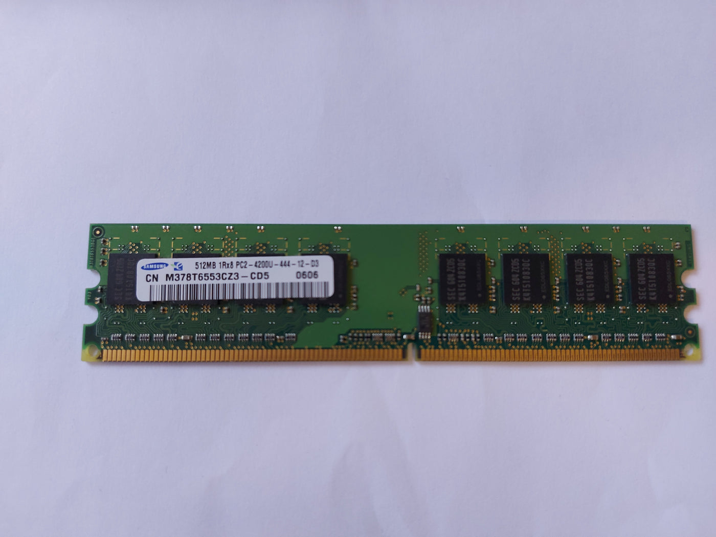 Samsung 512MB PC2-4200 DDR2-533MHz non-ECC Unbuffered CL4 240-Pin DIMM Single Rank Memory Module ( M378T6553CZ3-CD5 ) REF