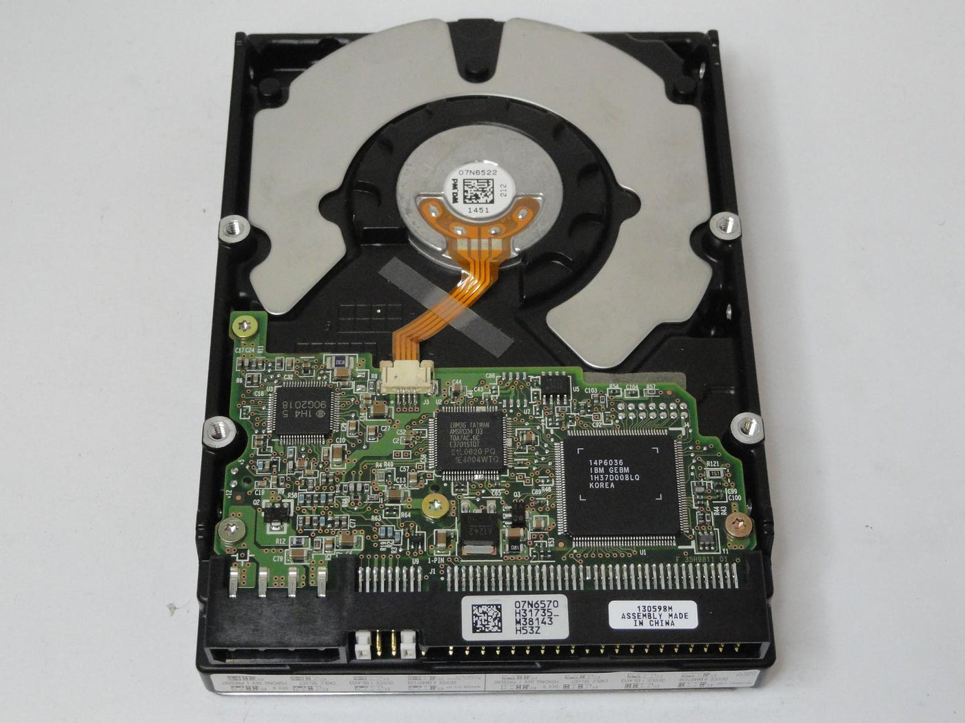 MC0560_07N6914_IBM 40GB IDE 7200rpm 3.5in HDD - Image2