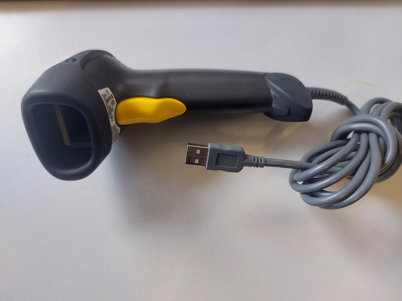 Symbol Technologies USB handheld bar-code Scanner ( LS2208-SR20007R-UR ) REF