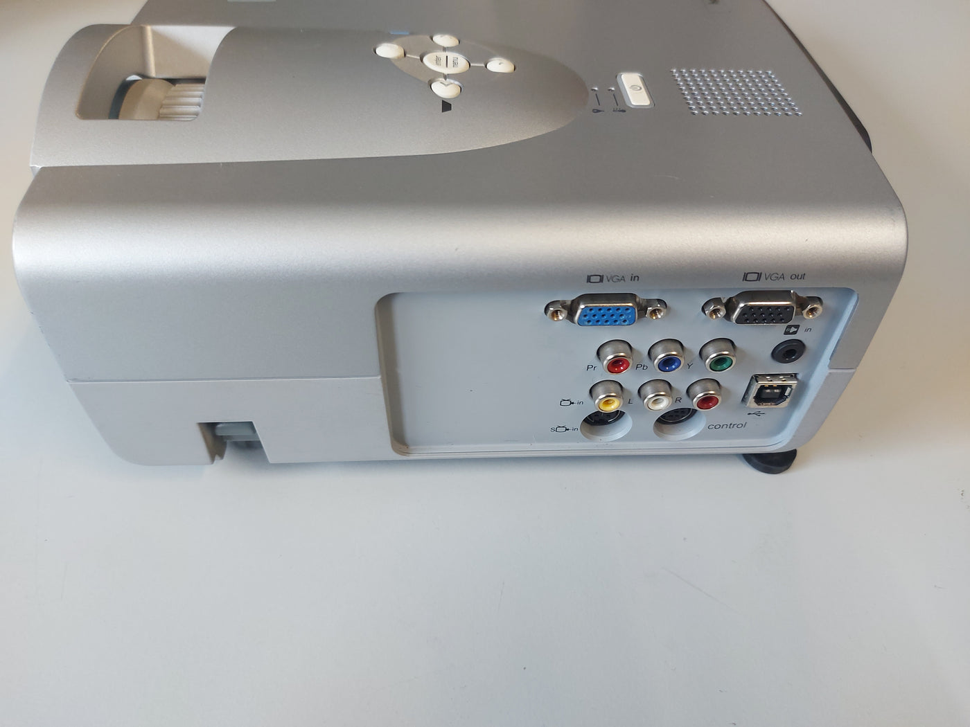 HP VP6120 DLP Projector ( CRVSB-03HE ) USED