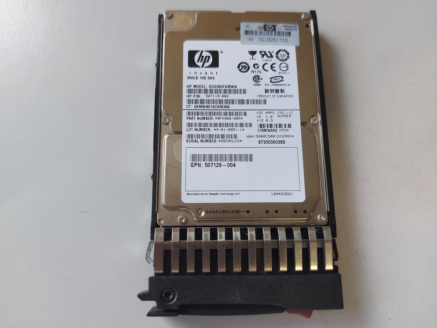 Seagate HP 300GB 10Krpm SAS 2.5in HDD in Caddy ( 9FK066-085 ST9300603SS 507129-004 507119-002 DG0300FAMWN 507284-001 ) REF