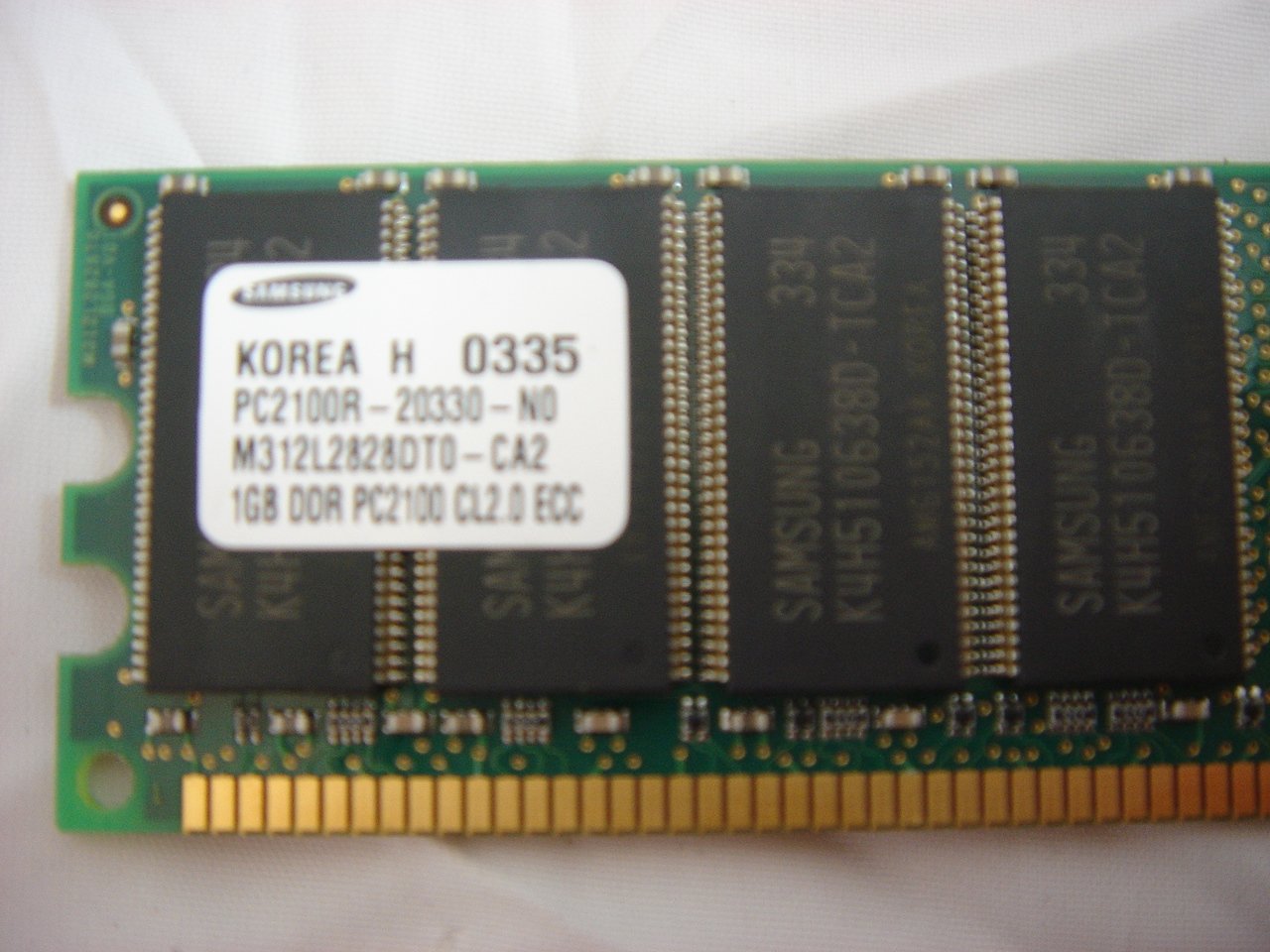 Samsung Sun 1GB PC2100 DDR-266MHz ECC Registered CL2.5 184-Pin DIMM Memory ( 370-4940-01 M312L2828DT0-CA2 ) REF