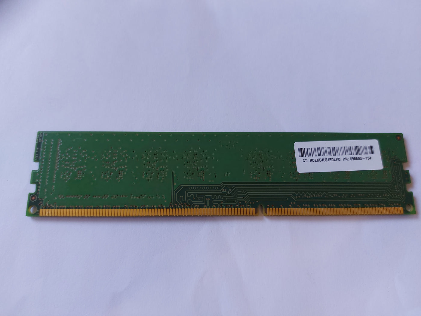 Samsung HP 4GB PC3-12800 DDR3-1600MHz non-ECC Unbuffered CL11 240-Pin DIMM Single Rank Memory Module ( M378B5173BH0-CK0 698650-154 ) REF